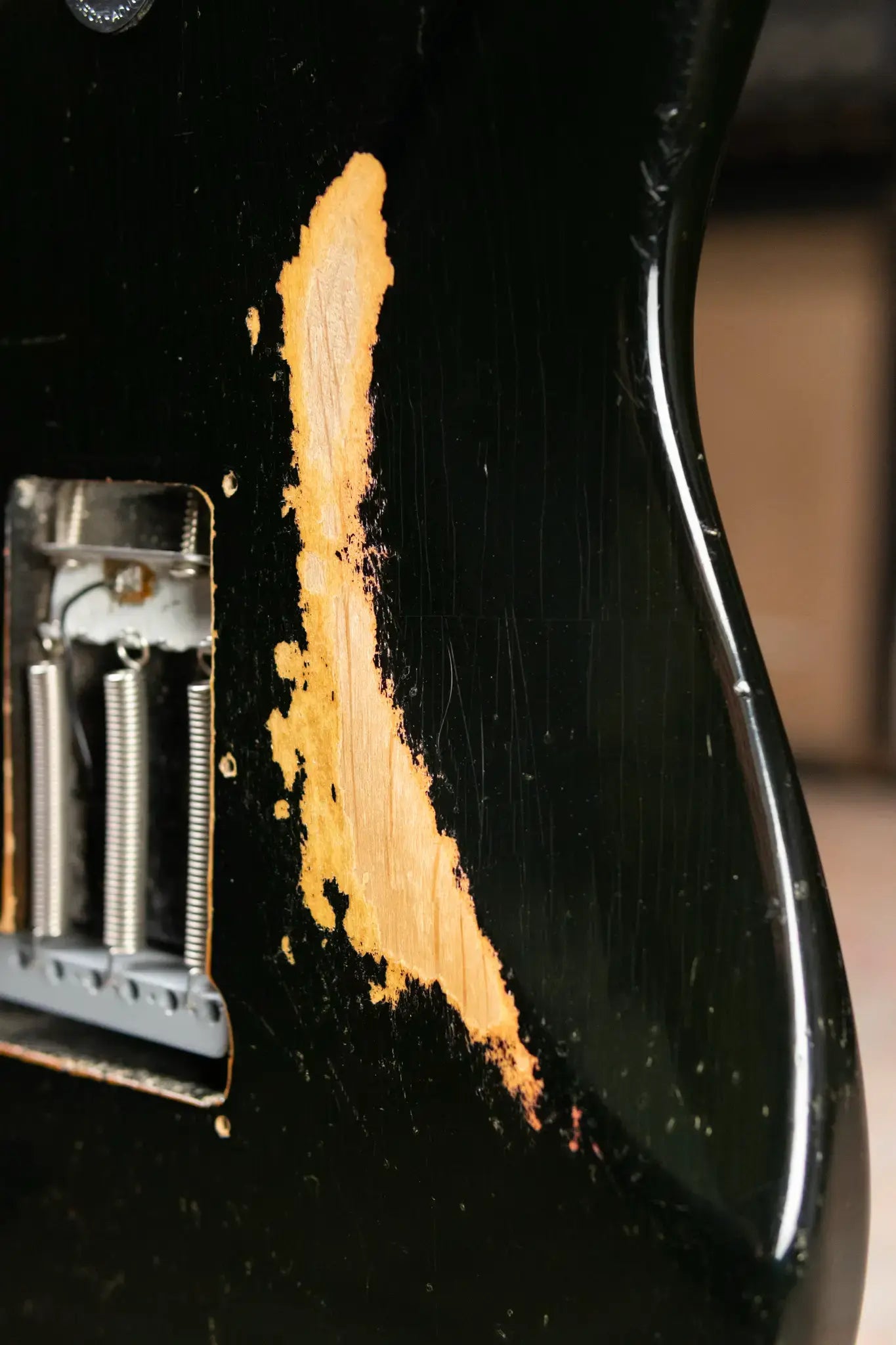 Fender 1975 Traditional Stratocaster Black with Hardshell Case - Used