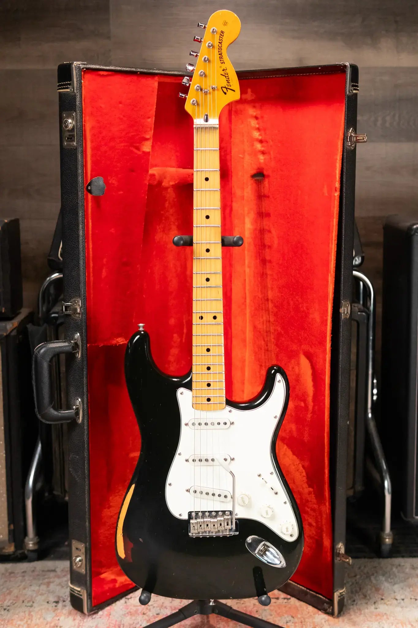 Fender 1975 Traditional Stratocaster Black with Hardshell Case - Used