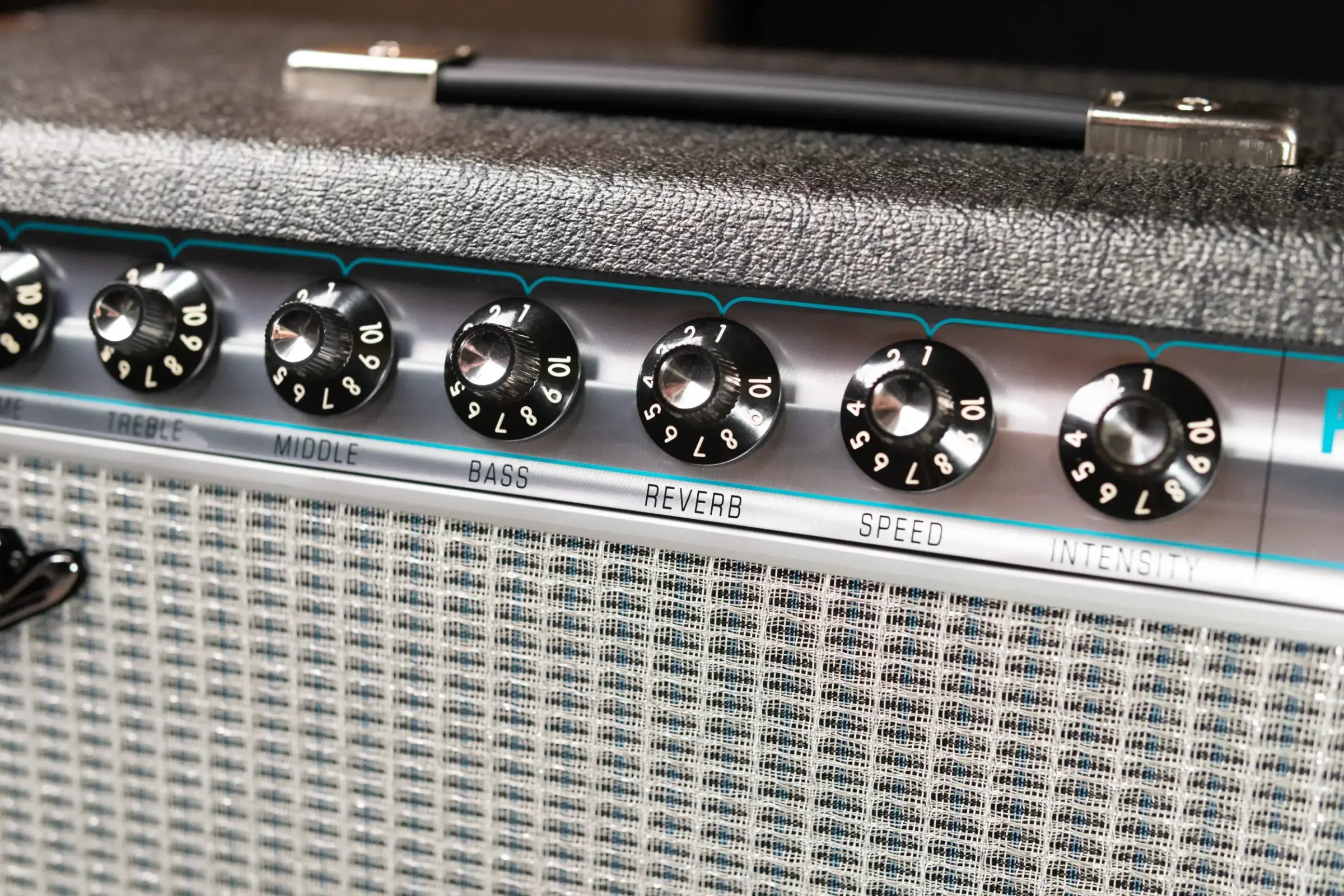 Fender ’68 Custom Pro Reverb Pewter Redback - 120V