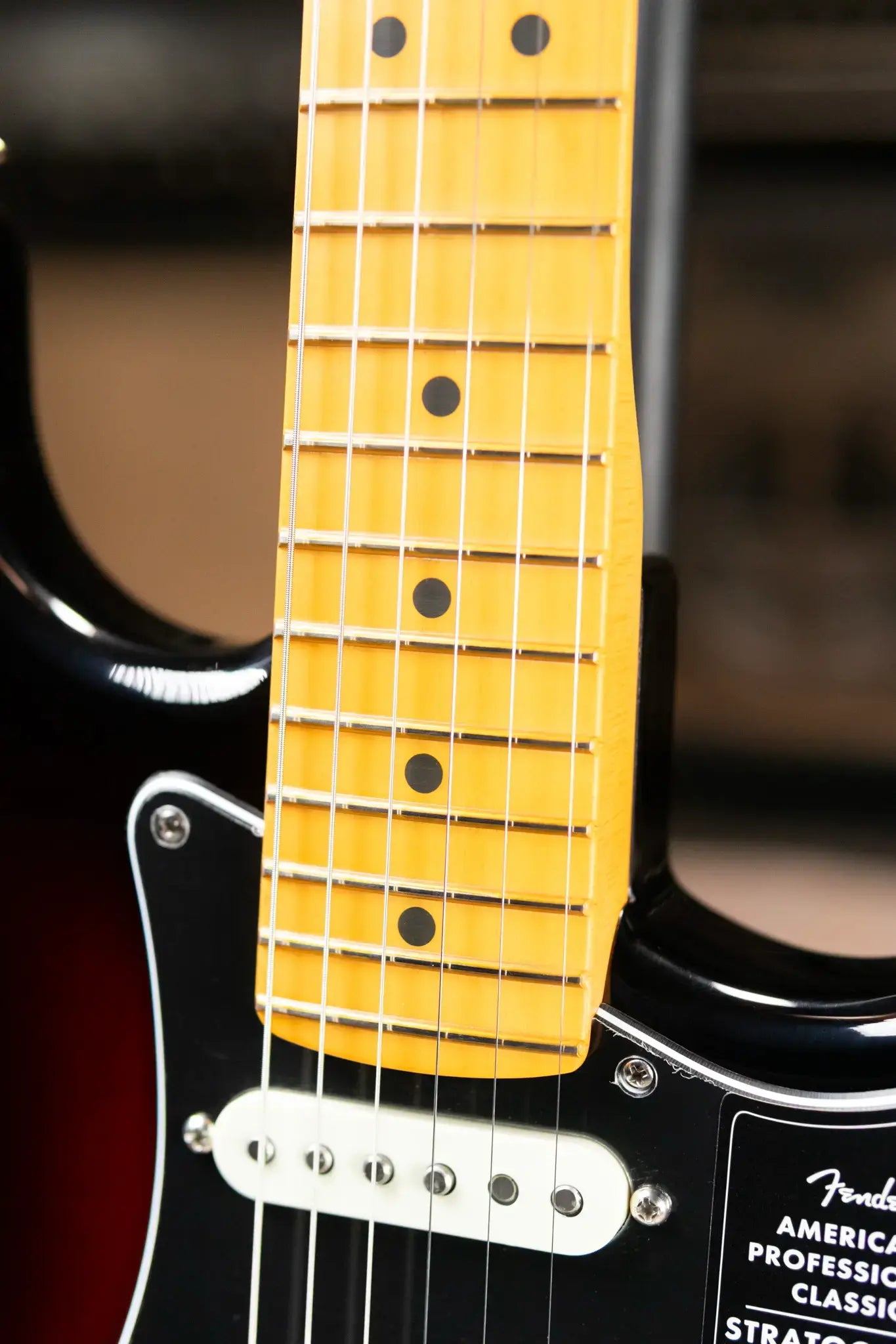 Fender American Professional Classic Stratocaster Electric Guitar - 3-Color Sunburst with Gig Bag
