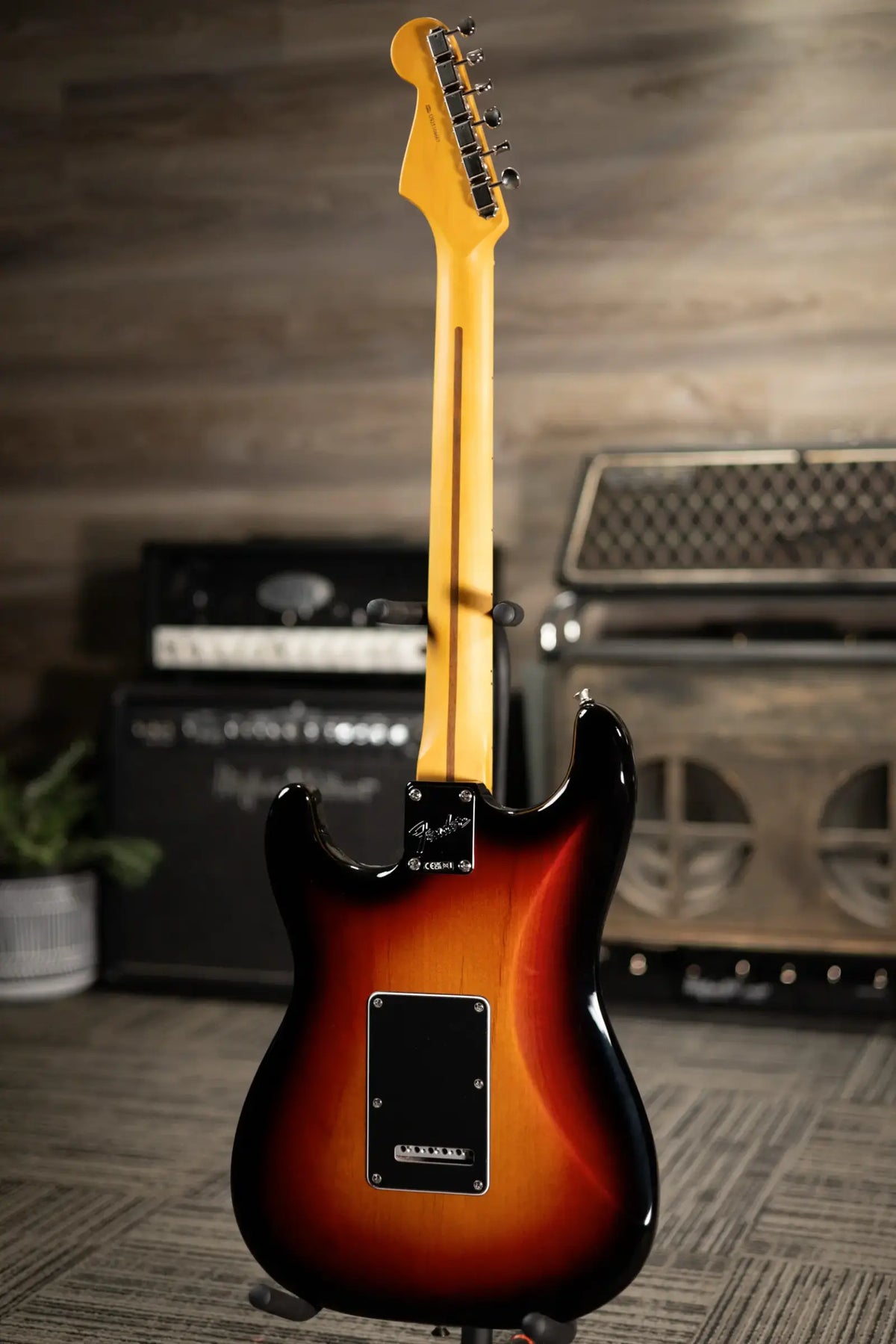 Fender American Professional Classic Stratocaster Electric Guitar - 3-Color Sunburst with Gig Bag - Demo