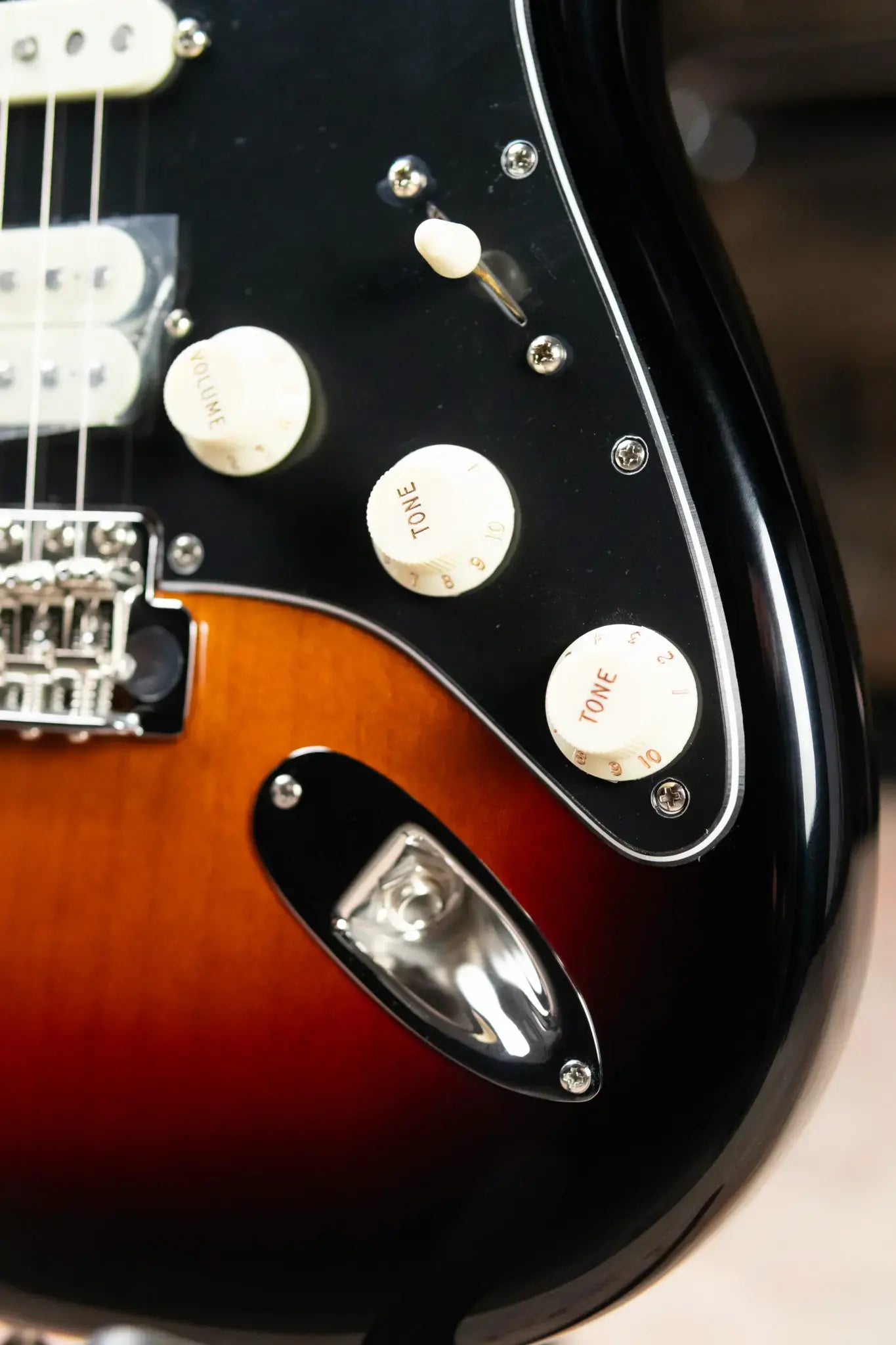 Fender American Professional Classic Stratocaster HSS Electric Guitar - 3-Color Sunburst with Gig Bag