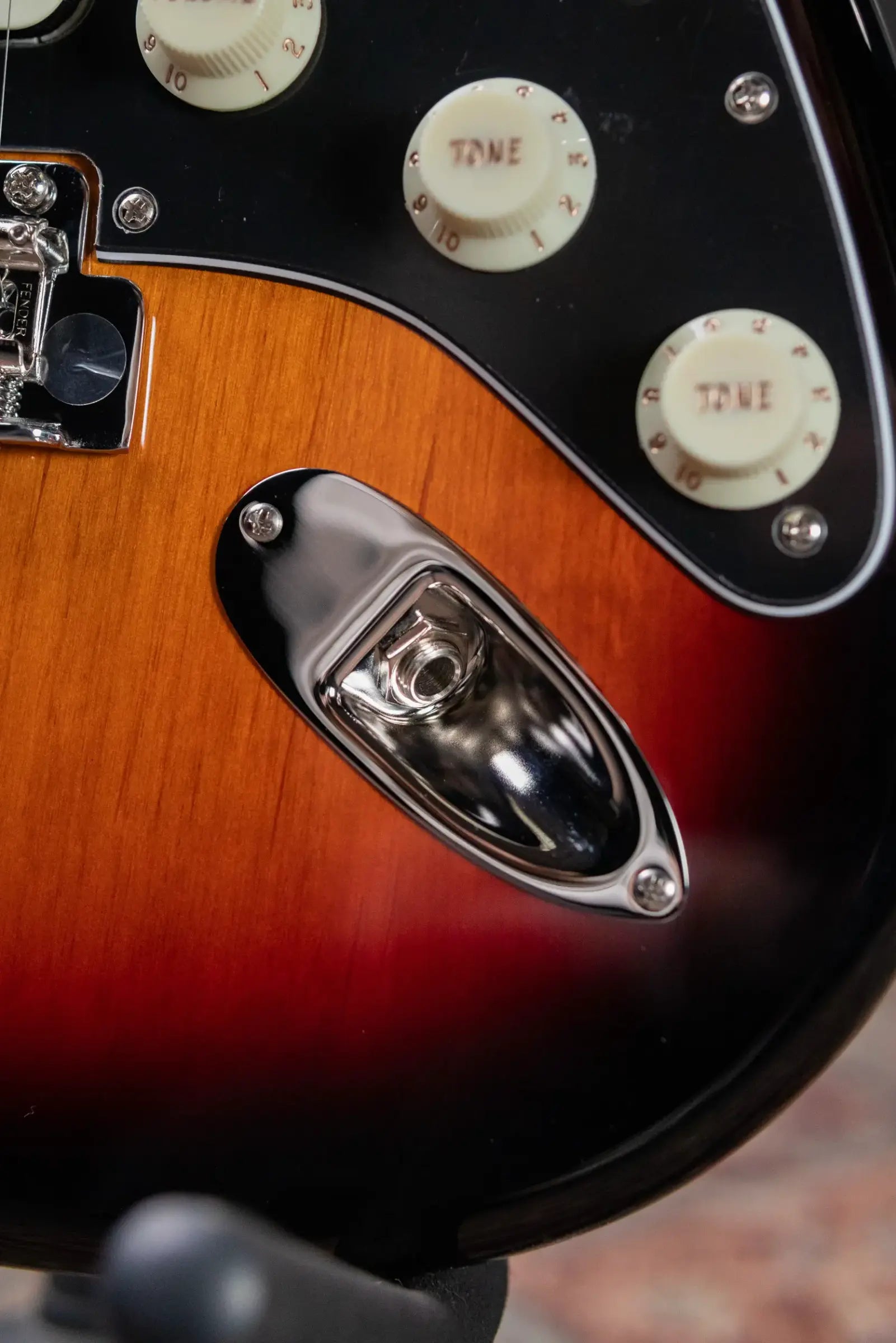 Fender American Professional Classic Stratocaster HSS Electric Guitar - 3-Color Sunburst with Gig Bag