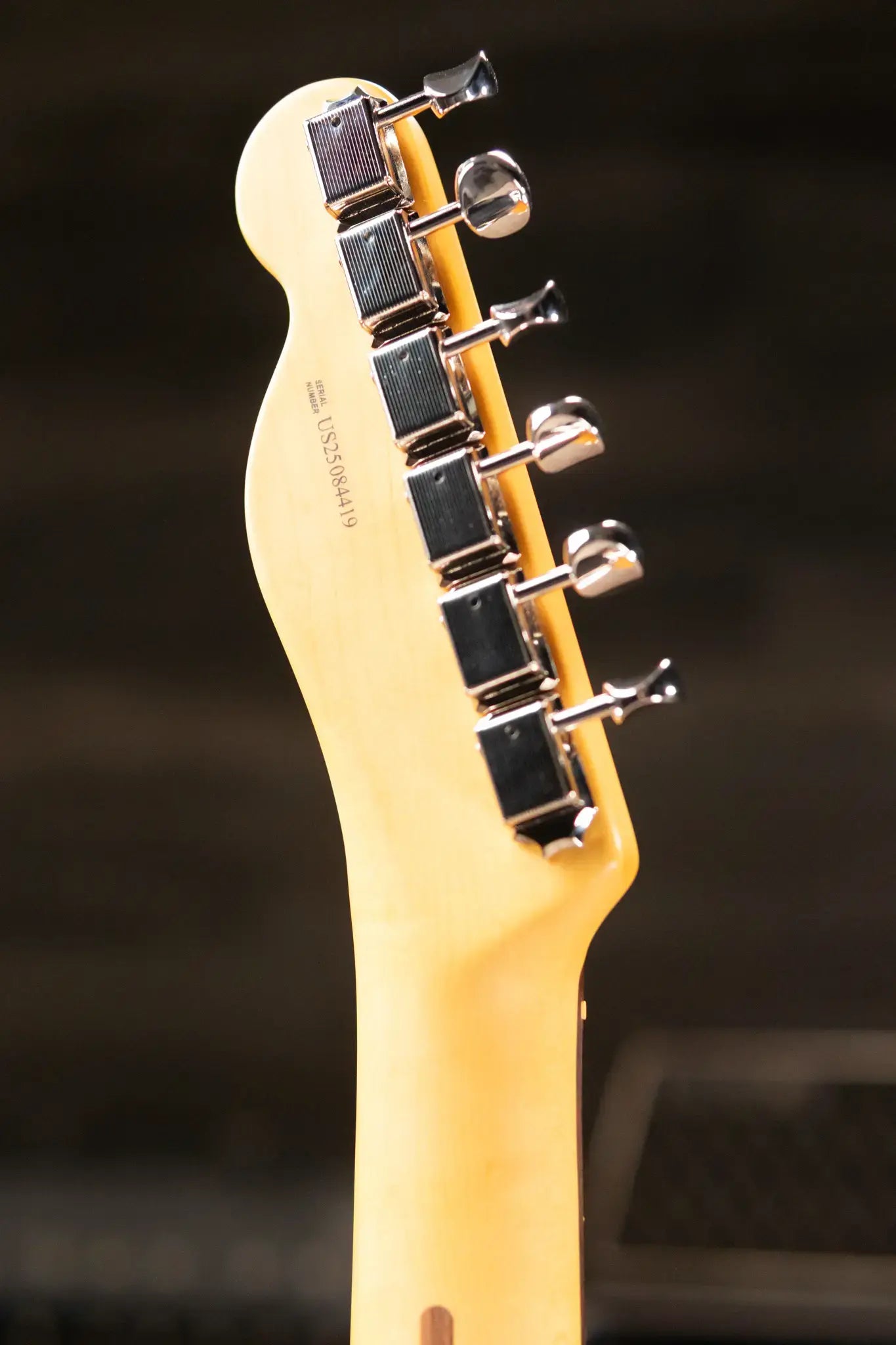 Fender American Professional Classic Telecaster Electric Guitar - 3-Color Sunburst with Gig Bag
