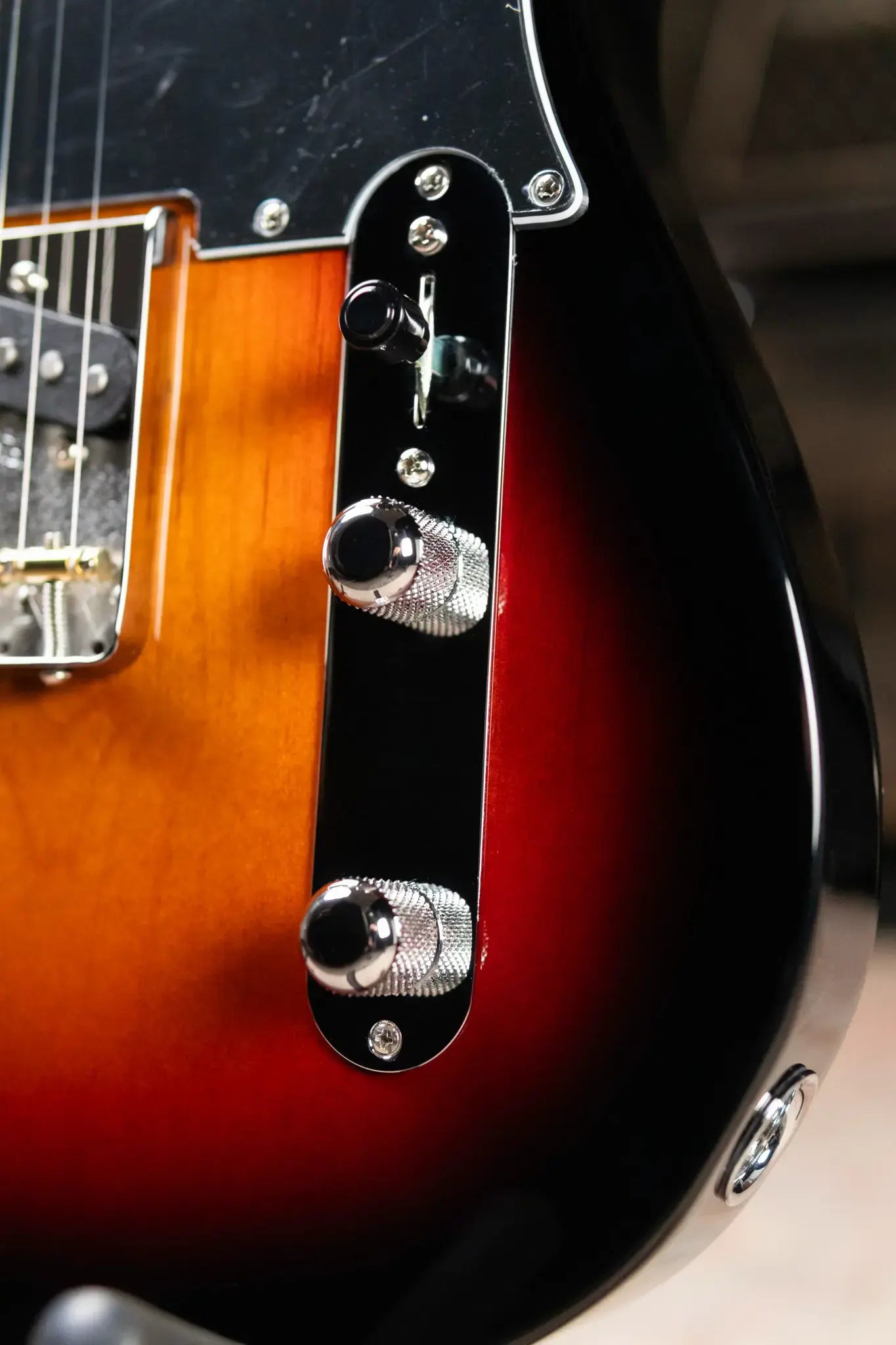 Fender American Professional Classic Telecaster Electric Guitar - 3-Color Sunburst with Gig Bag