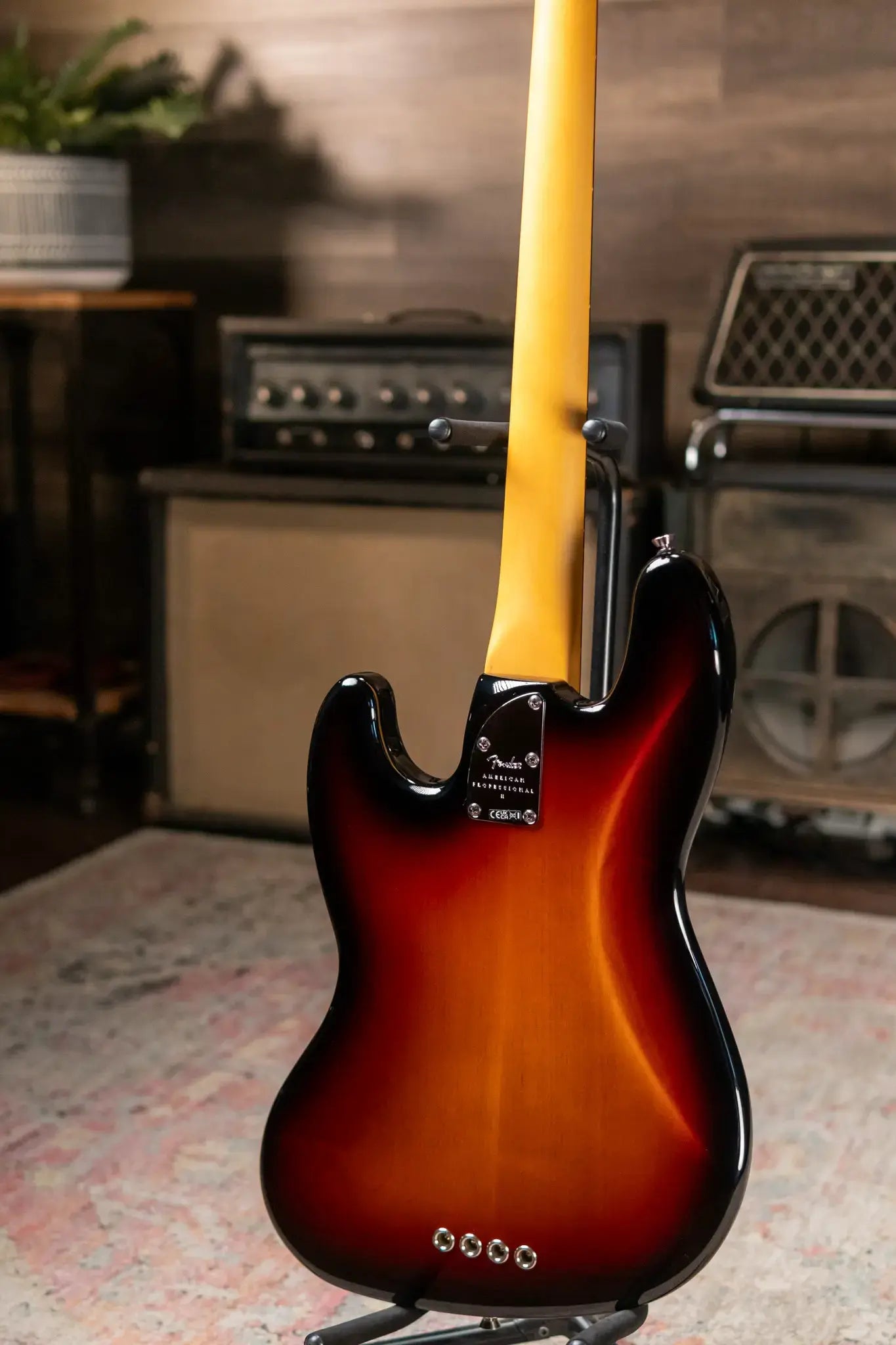 Fender American Professional II Jazz Bass Rosewood Fingerboard - 3-Color Sunburst with Hardshell Case