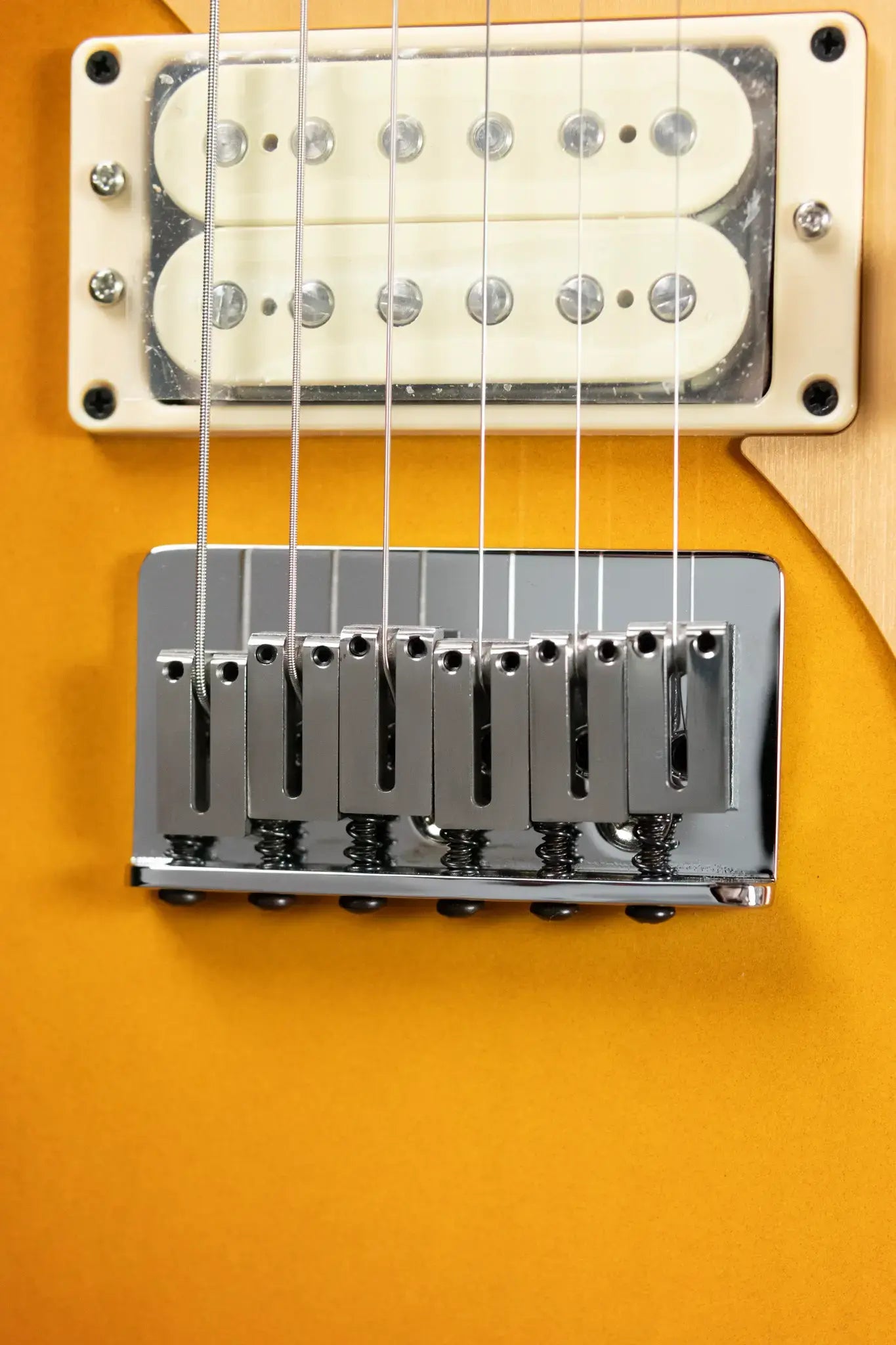 Fender American Ultra II Meteora, Ebony Fingerboard - Ultraburst With Deluxe Molded Hardshell Case