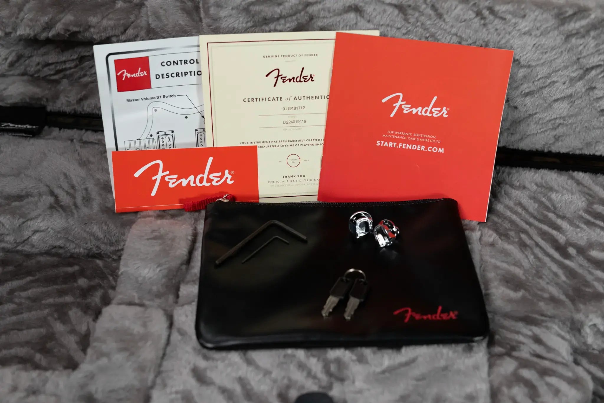 Fender American Ultra II Meteora, Ebony Fingerboard - Ultraburst With Deluxe Molded Hardshell Case