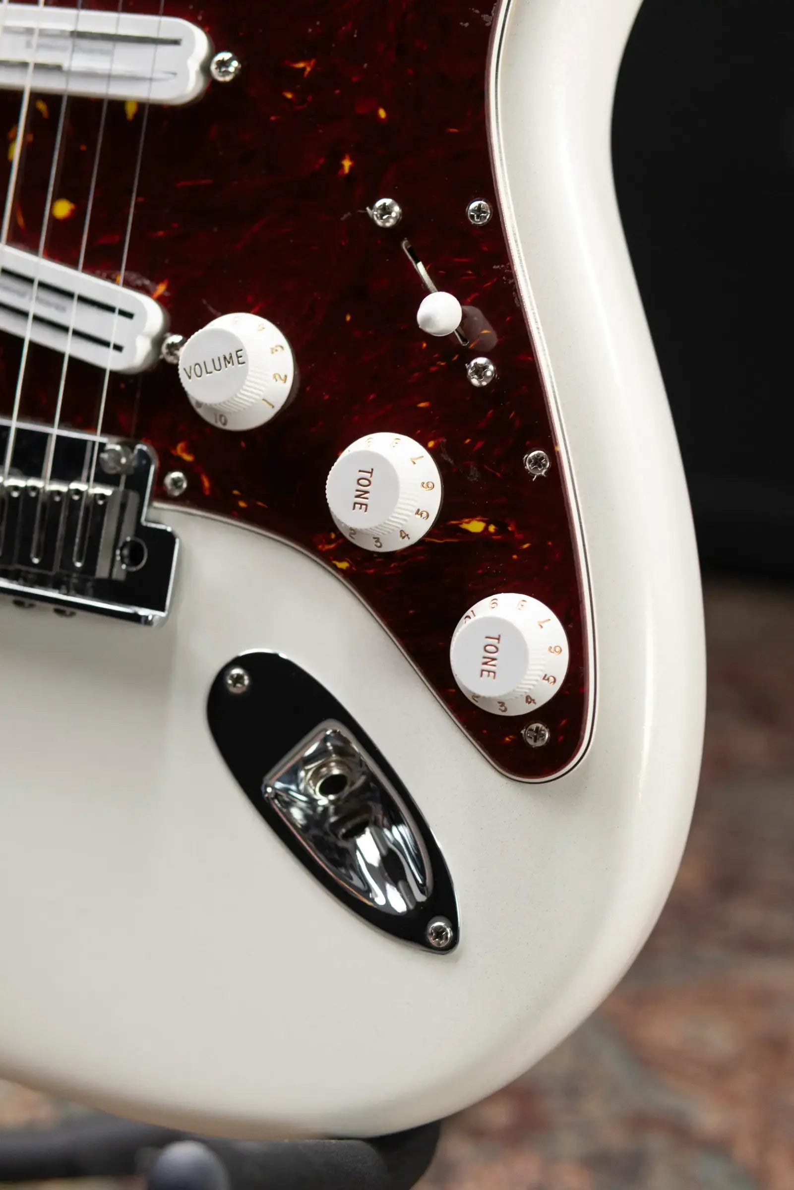 Fender American Ultra Stratocaster Guitar - Arctic Pearl with Hardshell Case - Used