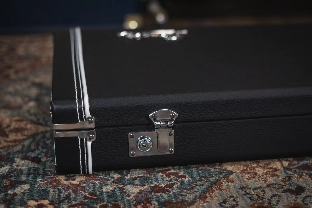 Fender Classic Series Wood Case for Strat Tele Black haggertys 4