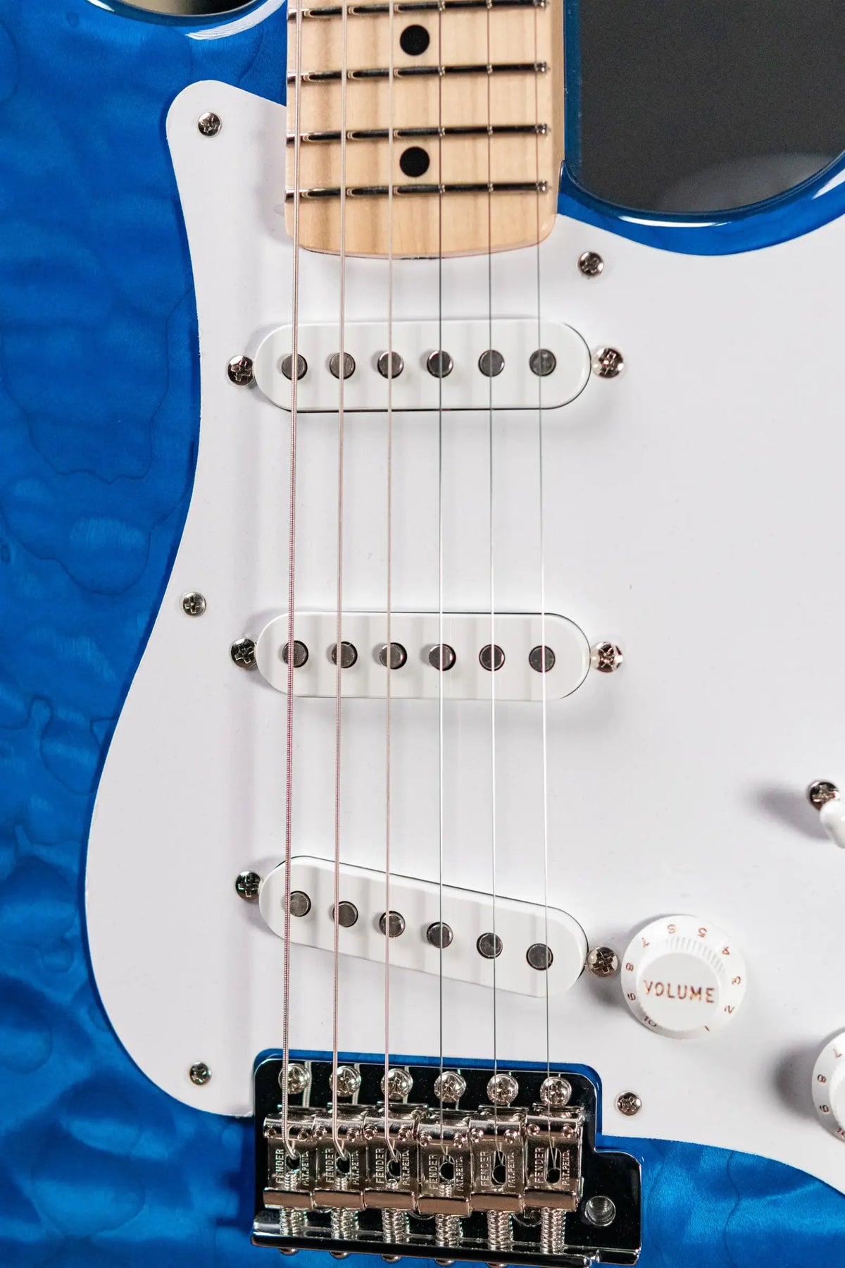 Fender Custom Shop 1955 Stratocaster Electric Guitar - Quilted Sapphire Blue Transparent with Hardshell Case