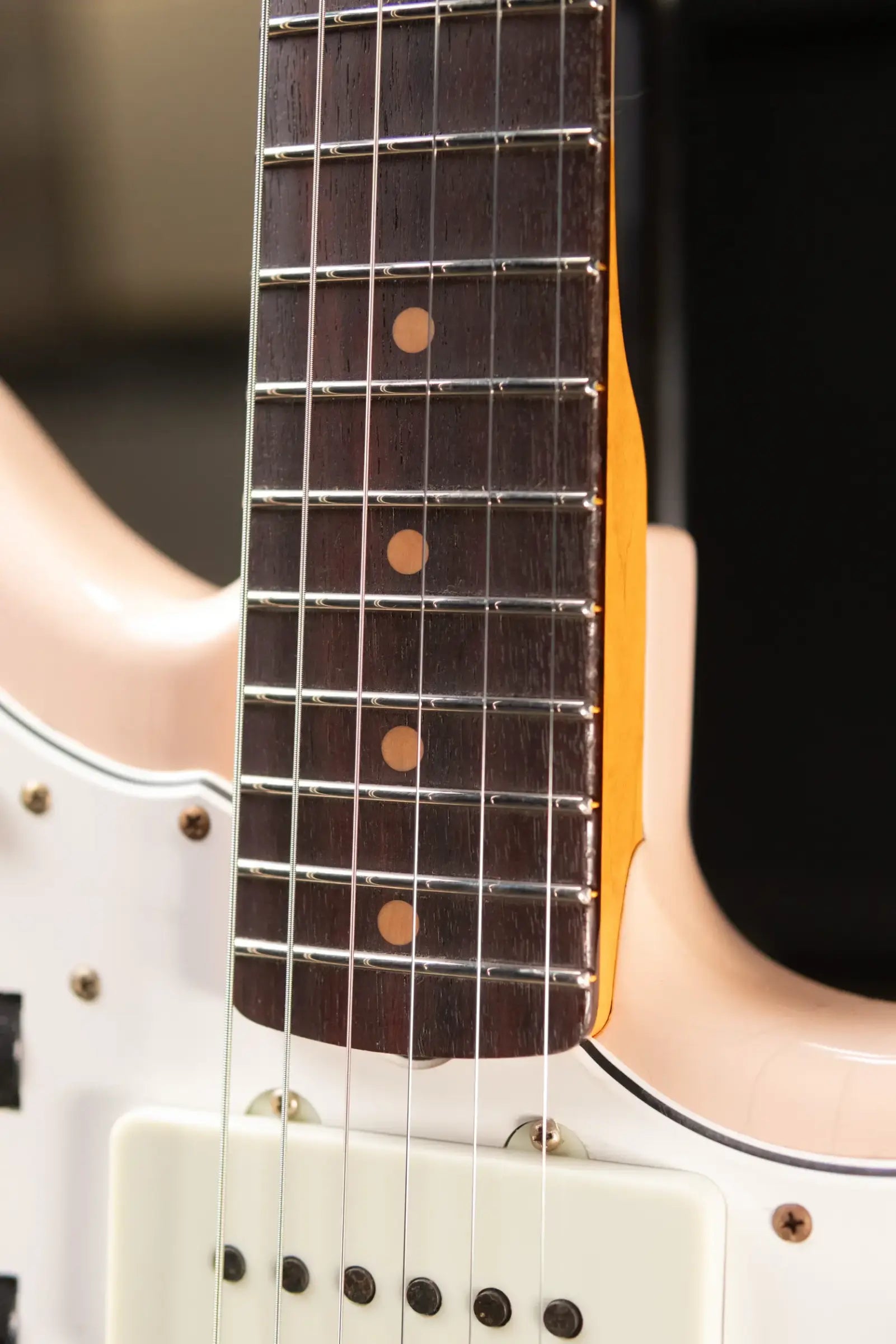 Fender Custom Shop 1963 Jazzmaster Relic Electric Guitar - Aged Shell Pink with Hardshell Case