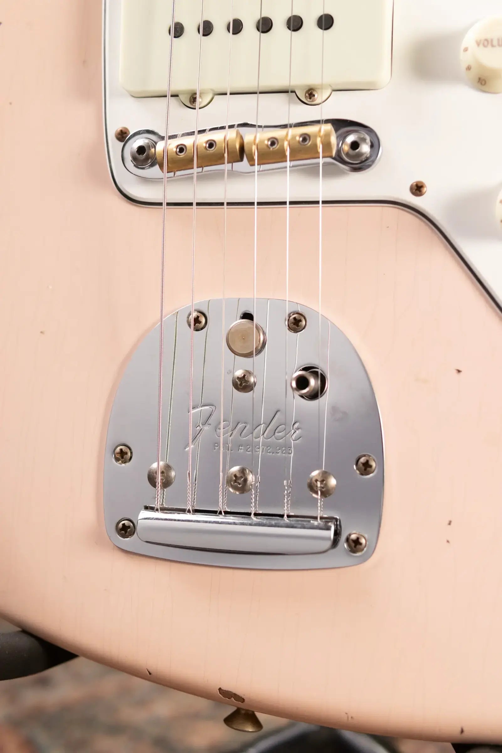 Fender Custom Shop 1963 Jazzmaster Relic Electric Guitar - Aged Shell Pink with Hardshell Case