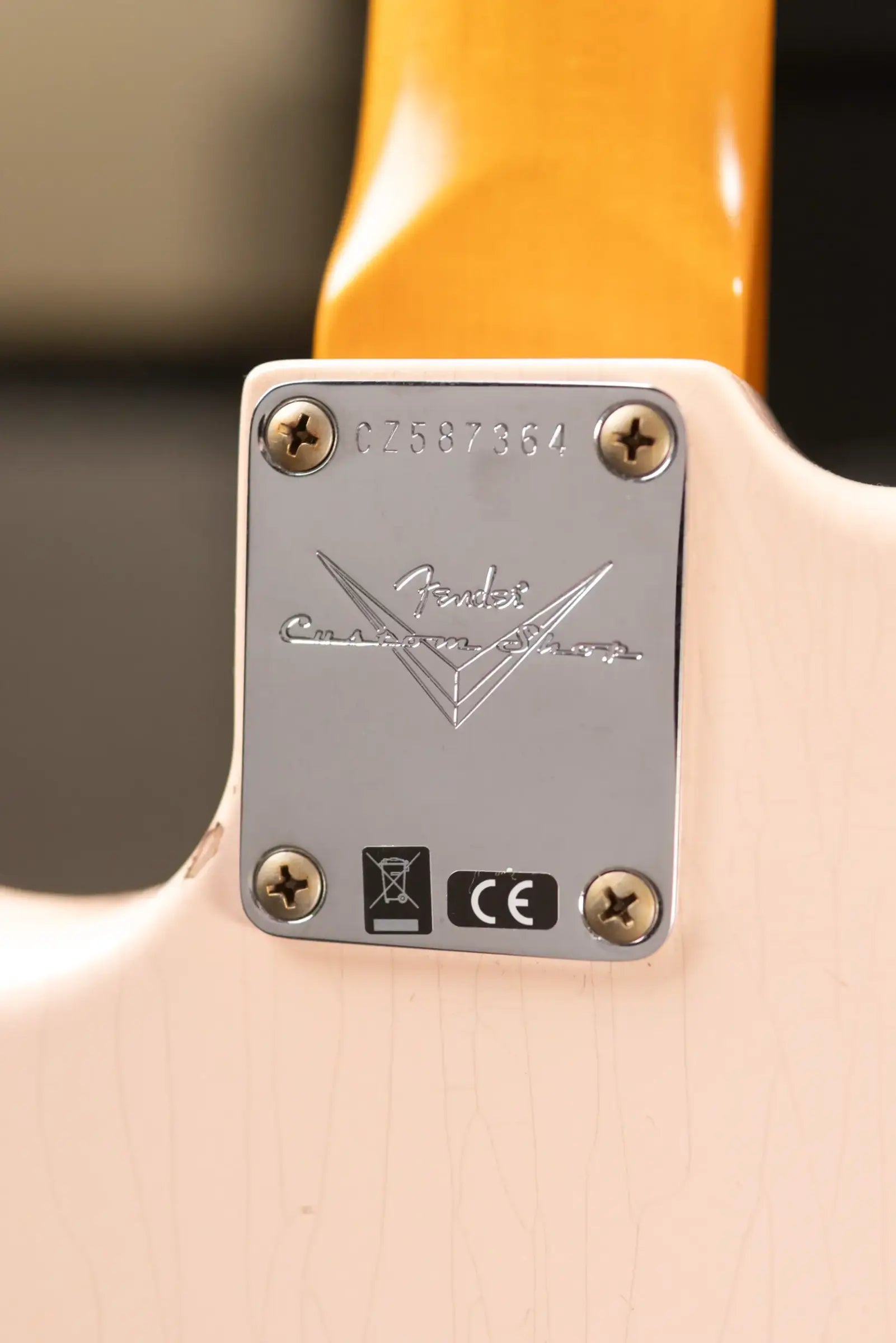 Fender Custom Shop 1963 Jazzmaster Relic Electric Guitar - Aged Shell Pink with Hardshell Case