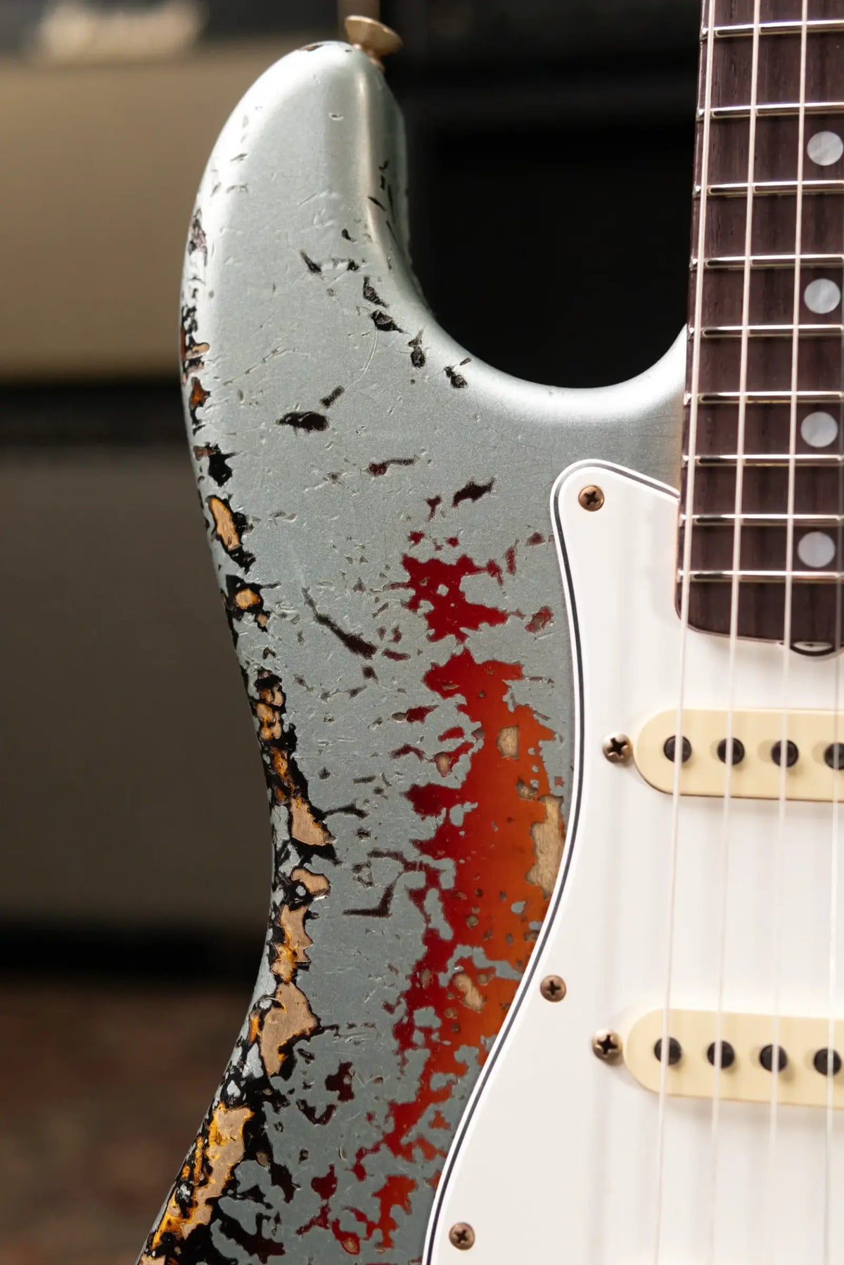 Fender Custom Shop 1965 Stratocaster Super Heavy Relic Electric Guitar - Super Faded Aged Firemist Silver over 3-Color Sunburst with Hardshell Case