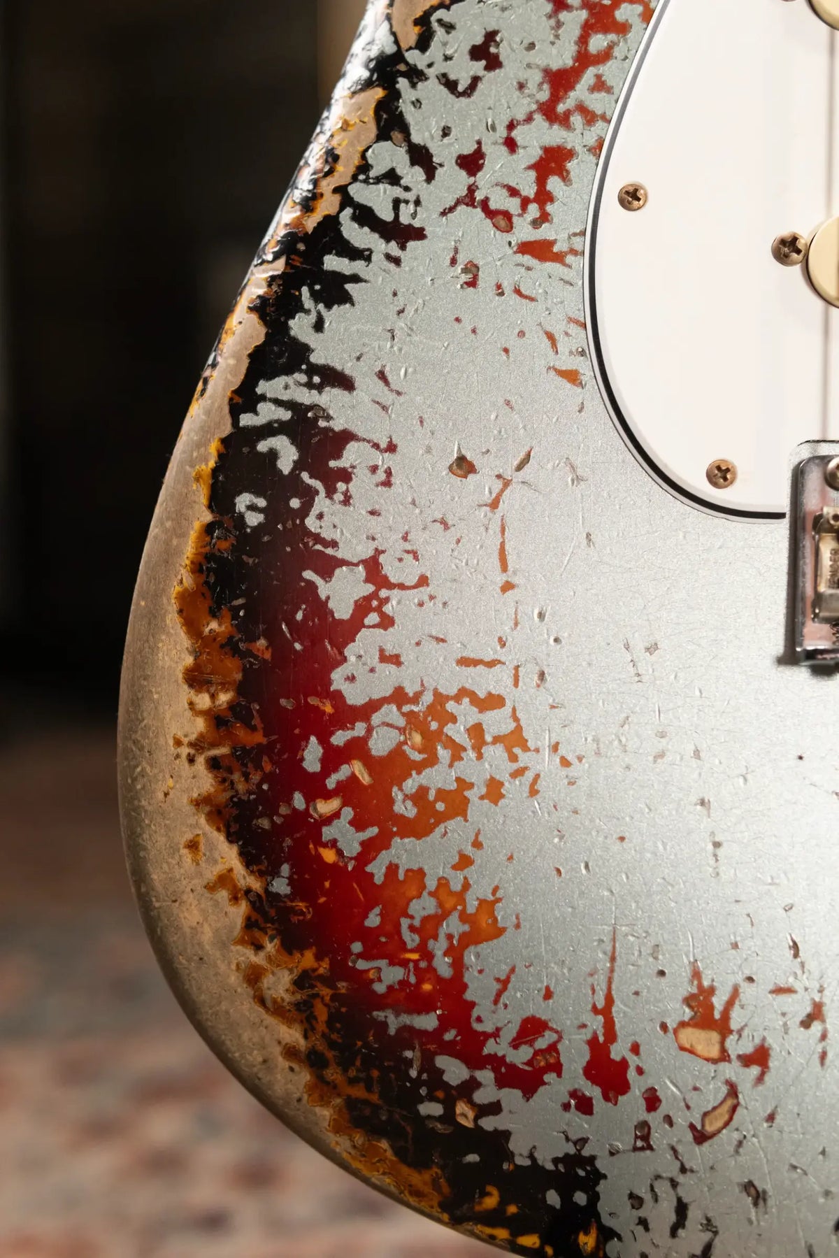 Fender Custom Shop 1965 Stratocaster Super Heavy Relic Electric Guitar - Super Faded Aged Firemist Silver over 3-Color Sunburst with Hardshell Case