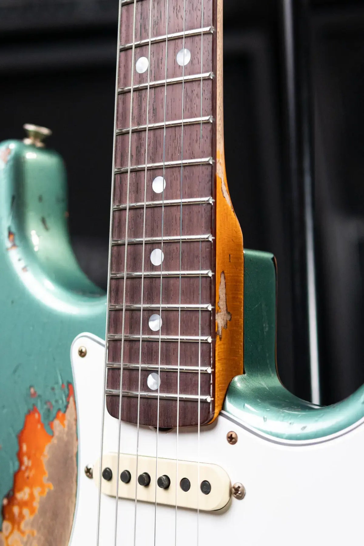 Fender Custom Shop 1965 Stratocaster Super Heavy Relic Electric Guitar - Super Faded Aged Sherwood Green Metallic over 3-Color Sunburst with Hardshell Case