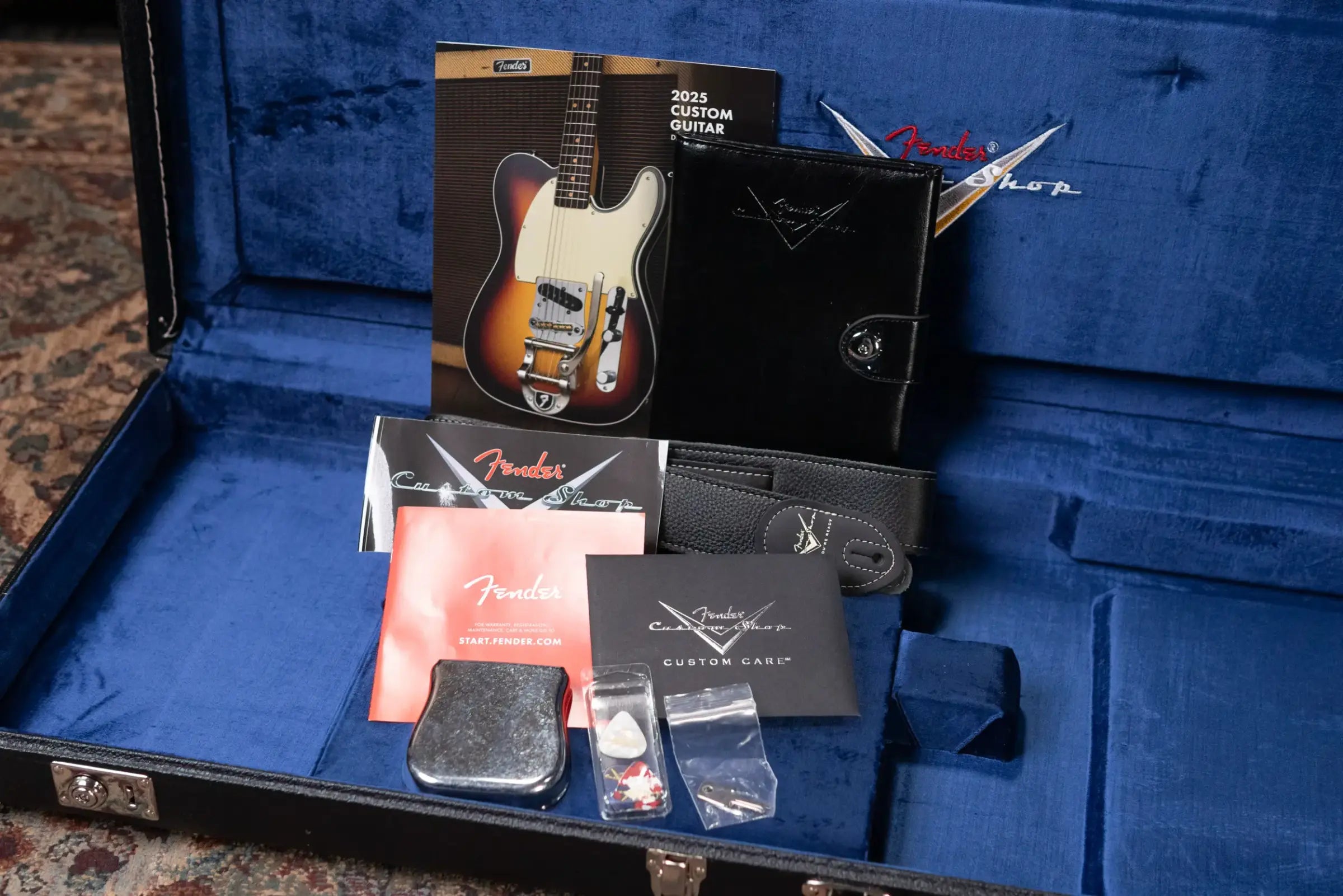 Fender Custom Shop 1970s Tele Custom Heavy Relic, Quartersawn Maple Fingerboard Electric Guitar - Super Faded Aged Sonic Blue with Hardshell Case