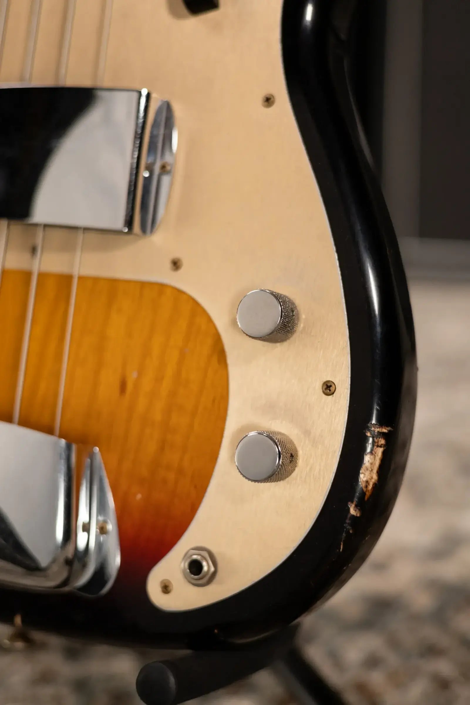 Fender Custom Shop '60 Precision Bass Reissue - 3-Tone Sunburst with Hardshell Case