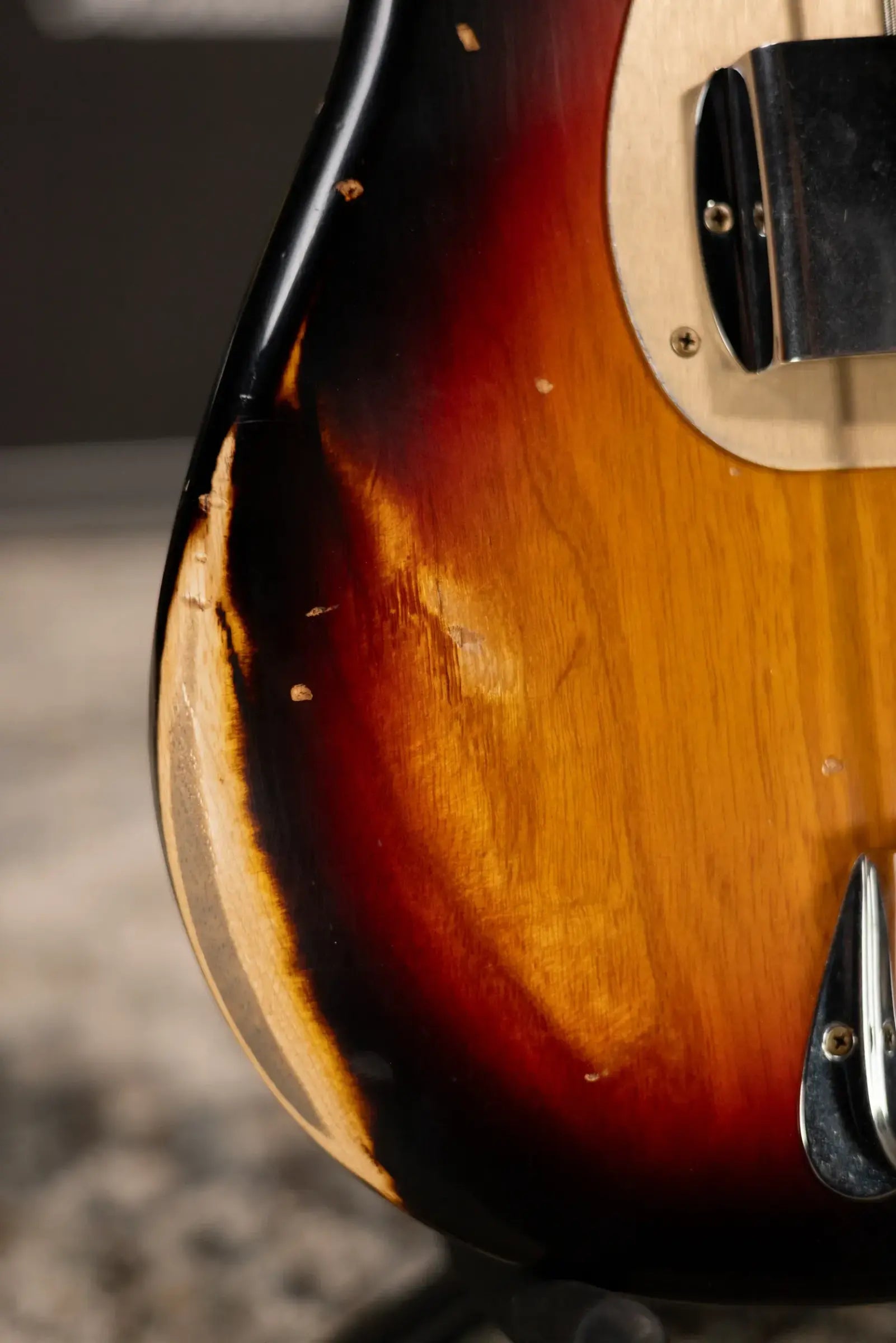 Fender Custom Shop '60 Precision Bass Reissue - 3-Tone Sunburst with Hardshell Case