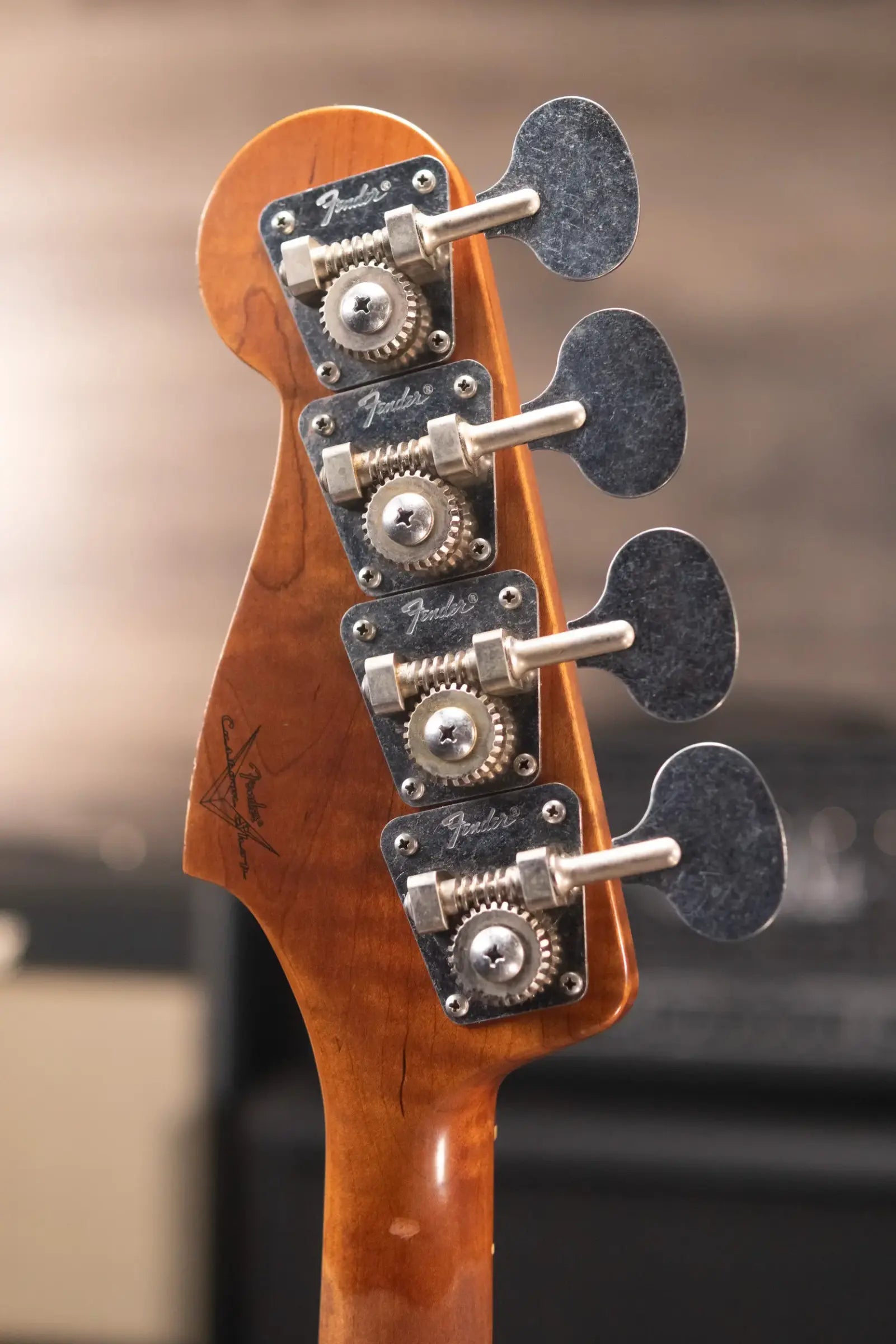 Fender Custom Shop Artisan Maple Burl Relic Jazz Bass - Honey Burst with Hardshell Case