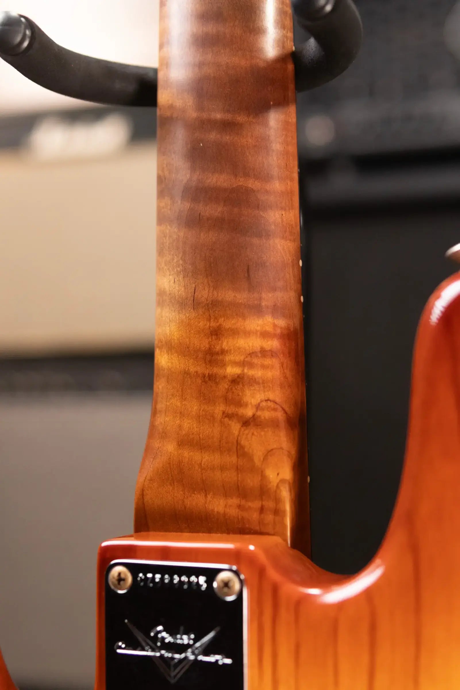 Fender Custom Shop Artisan Maple Burl Relic Jazz Bass - Honey Burst with Hardshell Case