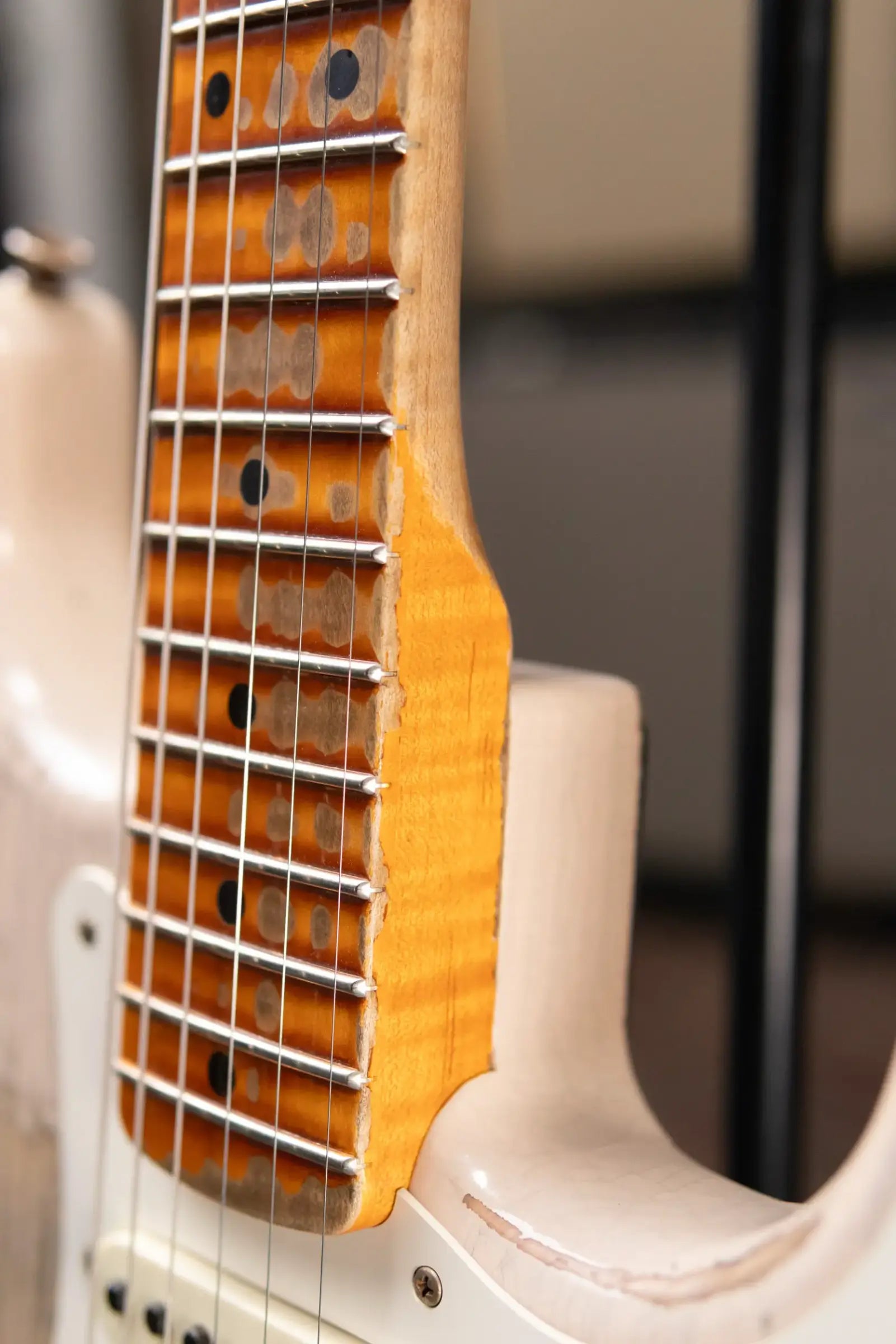 Fender Custom Shop LTD Red Hot Stratocaster - Heavy Relic Dirty White Blonde with Hardshell Case - Used