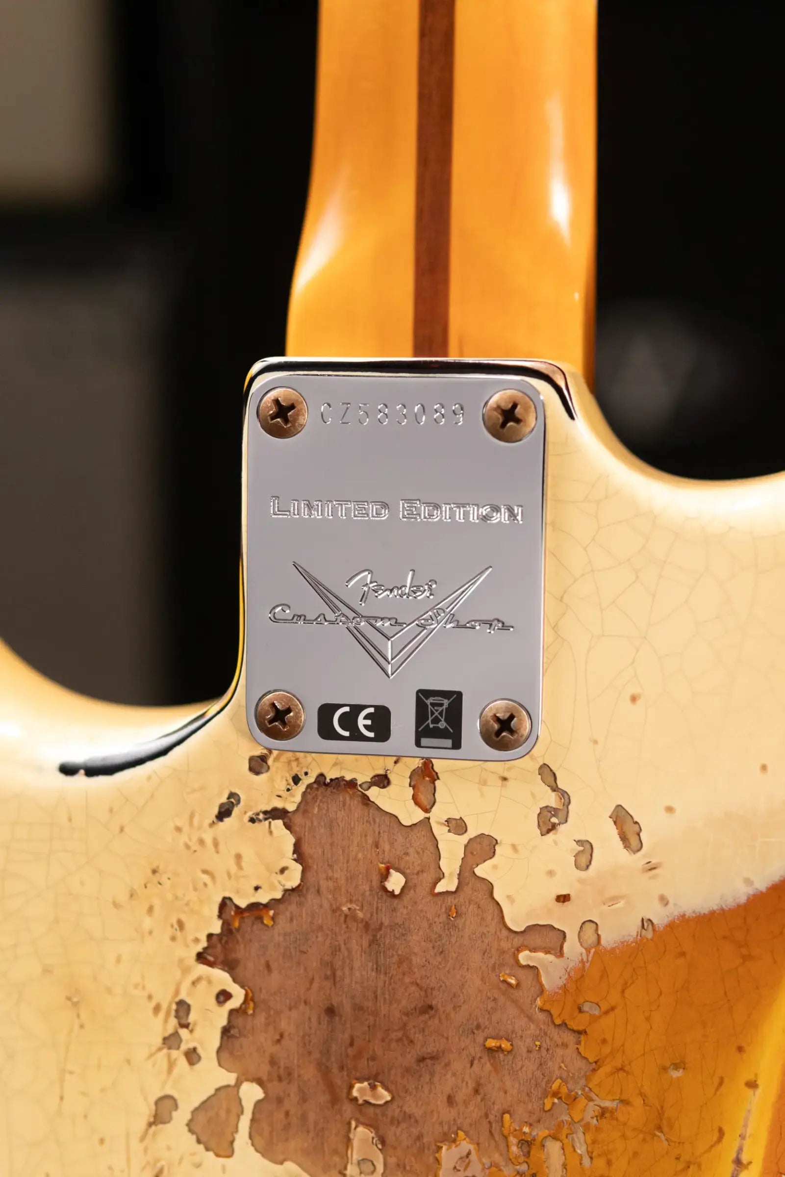 Fender Custom Shop NAMM 2026 Custom Deluxe Heavy Relic HBS-1 Stratocaster Electric Guitar - Aged Vintage White over 3-Tone Sunburst with Hardshell Case