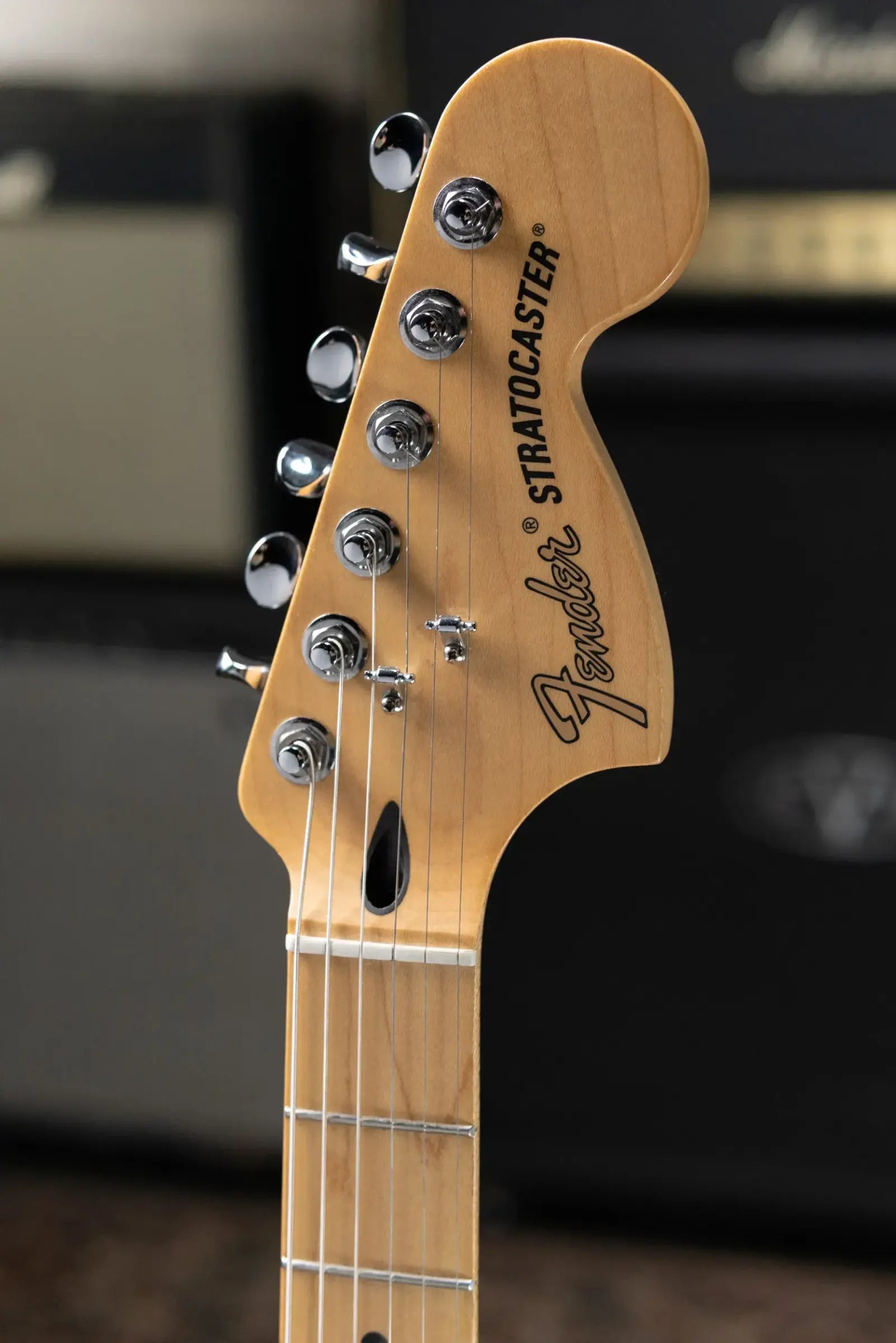 Fender Deluxe Stratocaster Electric Guitar - Vintage Blonde with Hardshell Case - Used