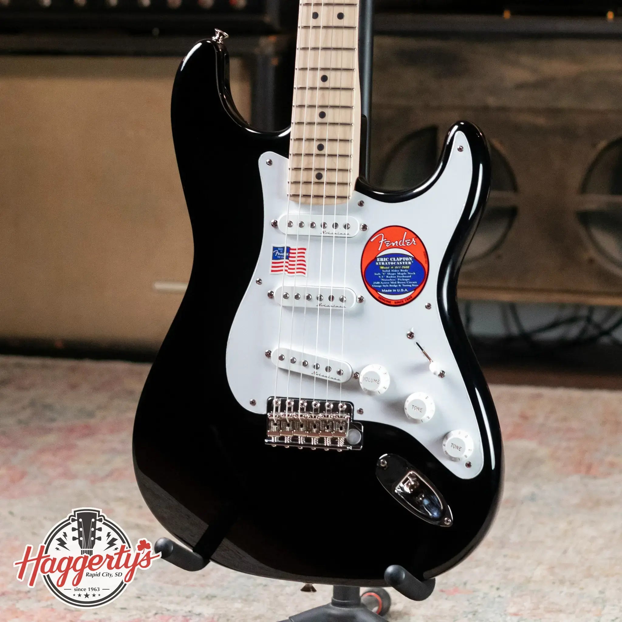 Fender Eric Clapton Stratocaster - Maple Fingerboard - Black with Vintage-Style Tweed Case