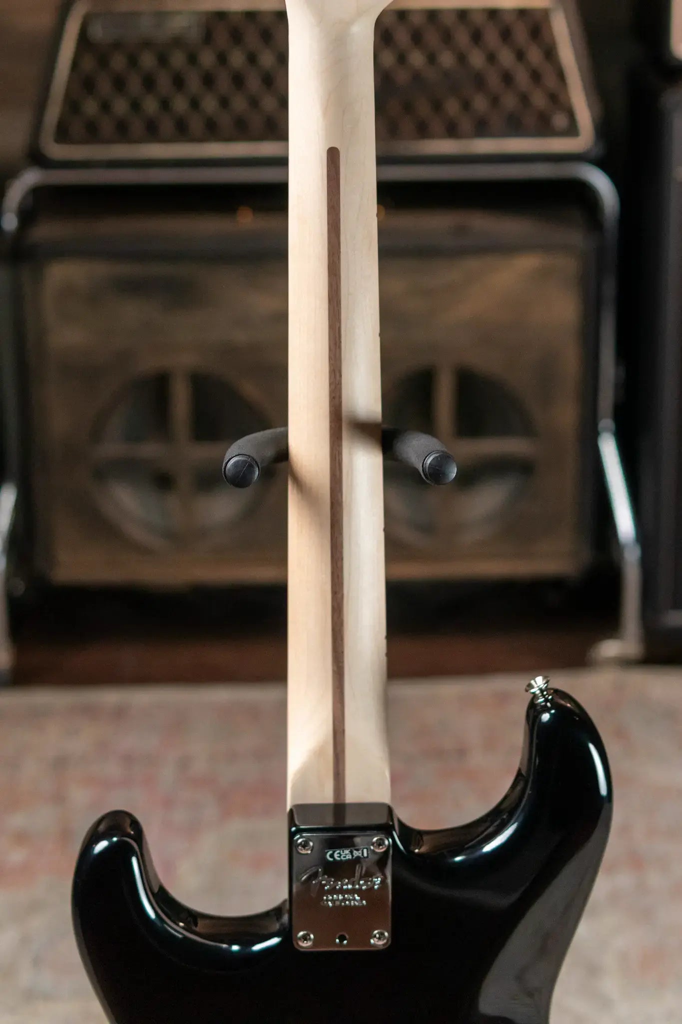 Fender Eric Clapton Stratocaster - Maple Fingerboard - Black with Vintage-Style Tweed Case