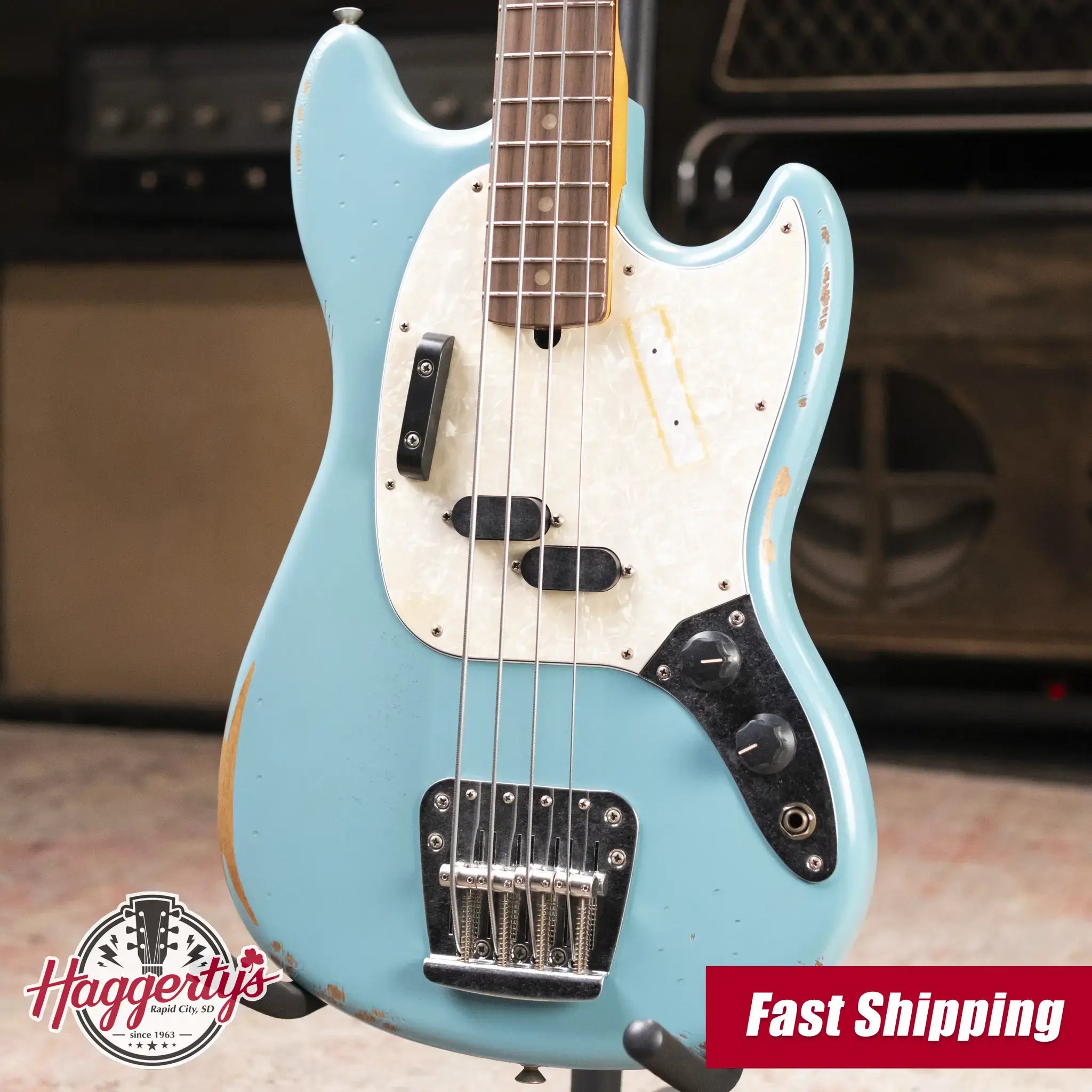 Fender JMJ Road Worn Mustang Bass - Faded Daphne Blue with Gig Bag