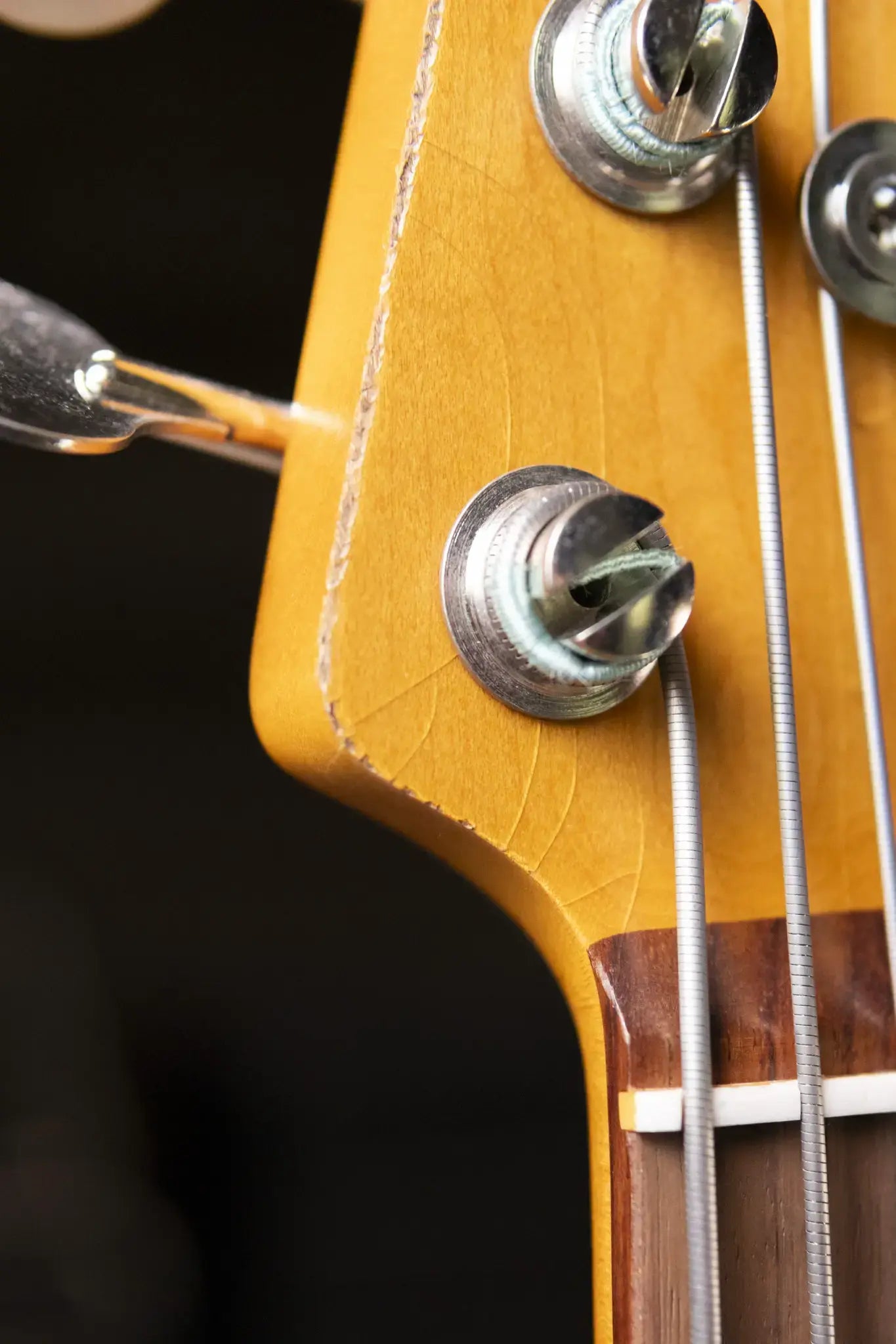 Fender JMJ Road Worn Mustang Bass - Faded Daphne Blue with Gig Bag