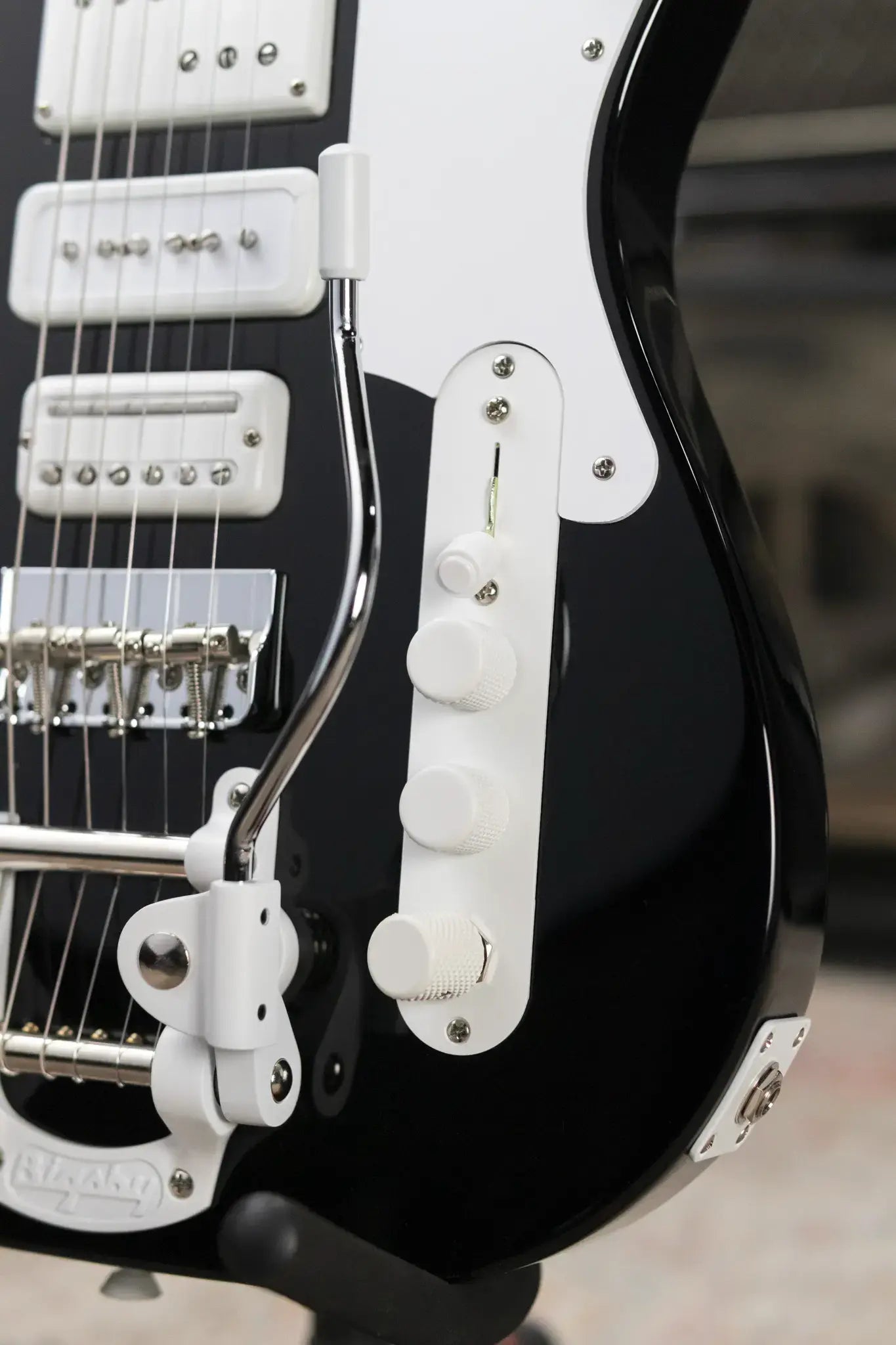 Fender Jack White Triplecaster Telecaster - Black with Hardshell Case - Demo