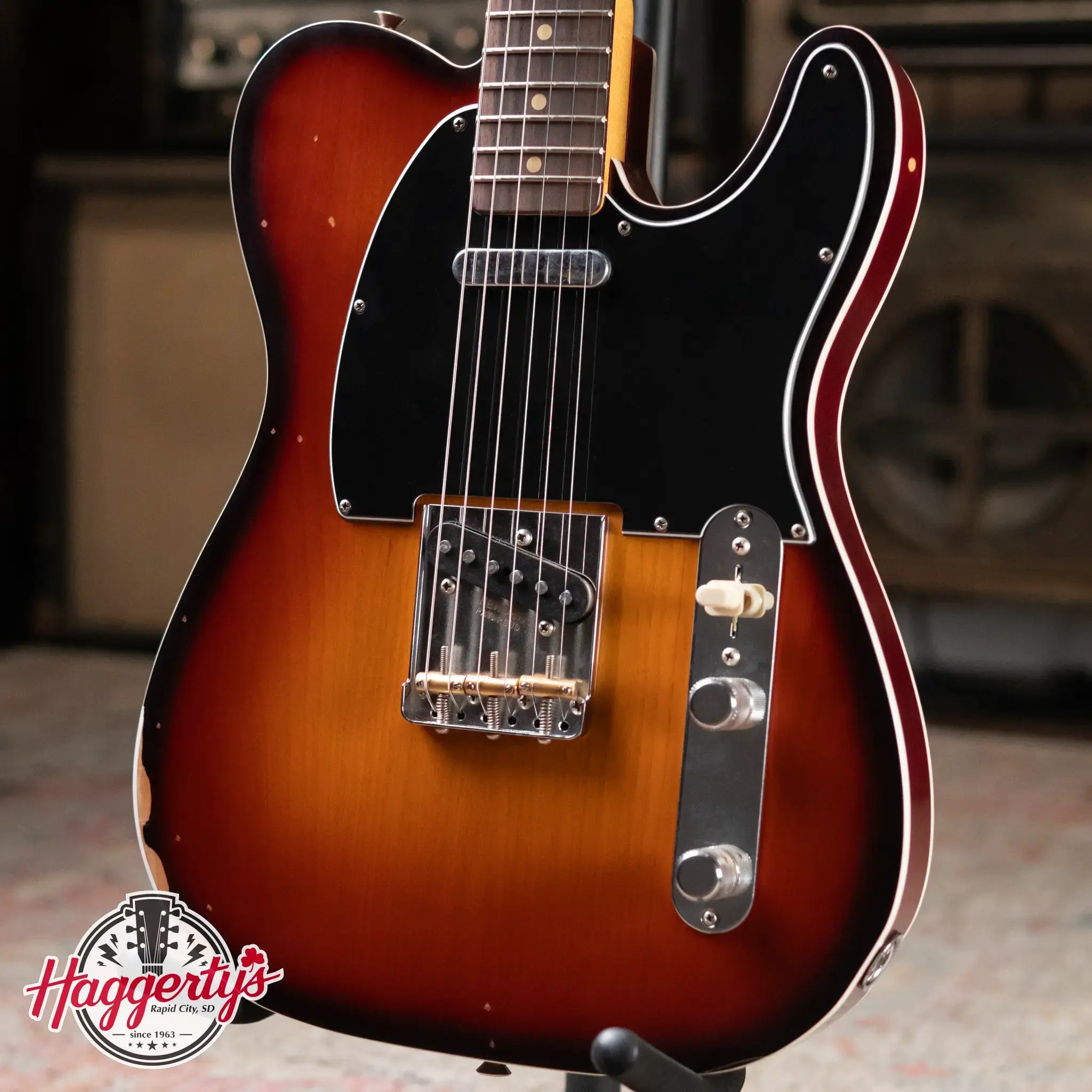 Fender Jason Isbell Custom Telecaster Rosewood Fingerboard - 3-Color Chocolate Burst with Gig Bag
