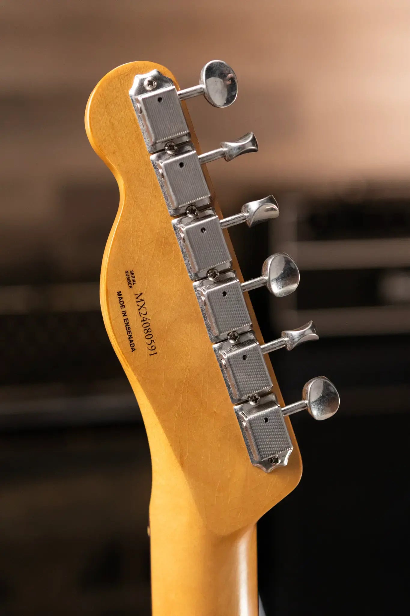 Fender Jason Isbell Custom Telecaster Rosewood Fingerboard - 3-Color Chocolate Burst with Gig Bag