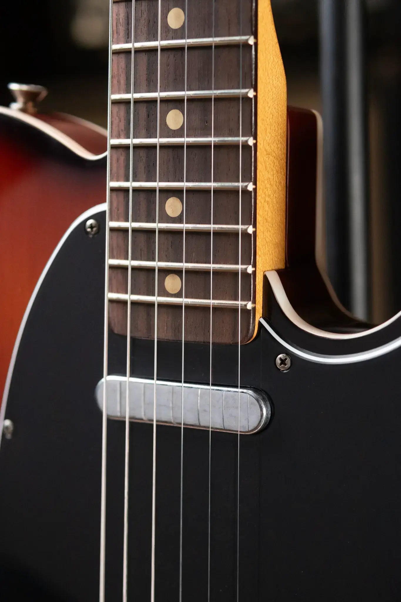 Fender Jason Isbell Custom Telecaster Rosewood Fingerboard - 3-Color Chocolate Burst with Gig Bag