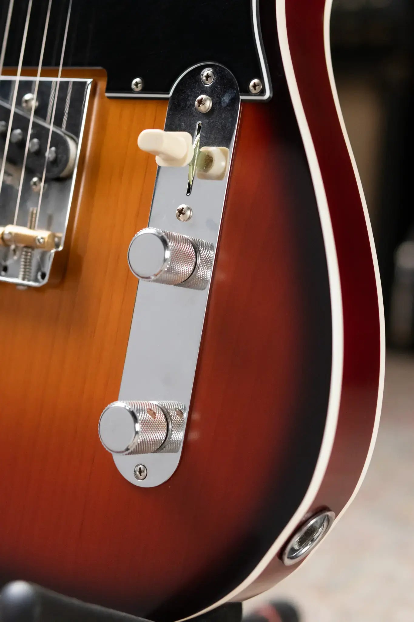 Fender Jason Isbell Custom Telecaster Rosewood Fingerboard - 3-Color Chocolate Burst with Gig Bag