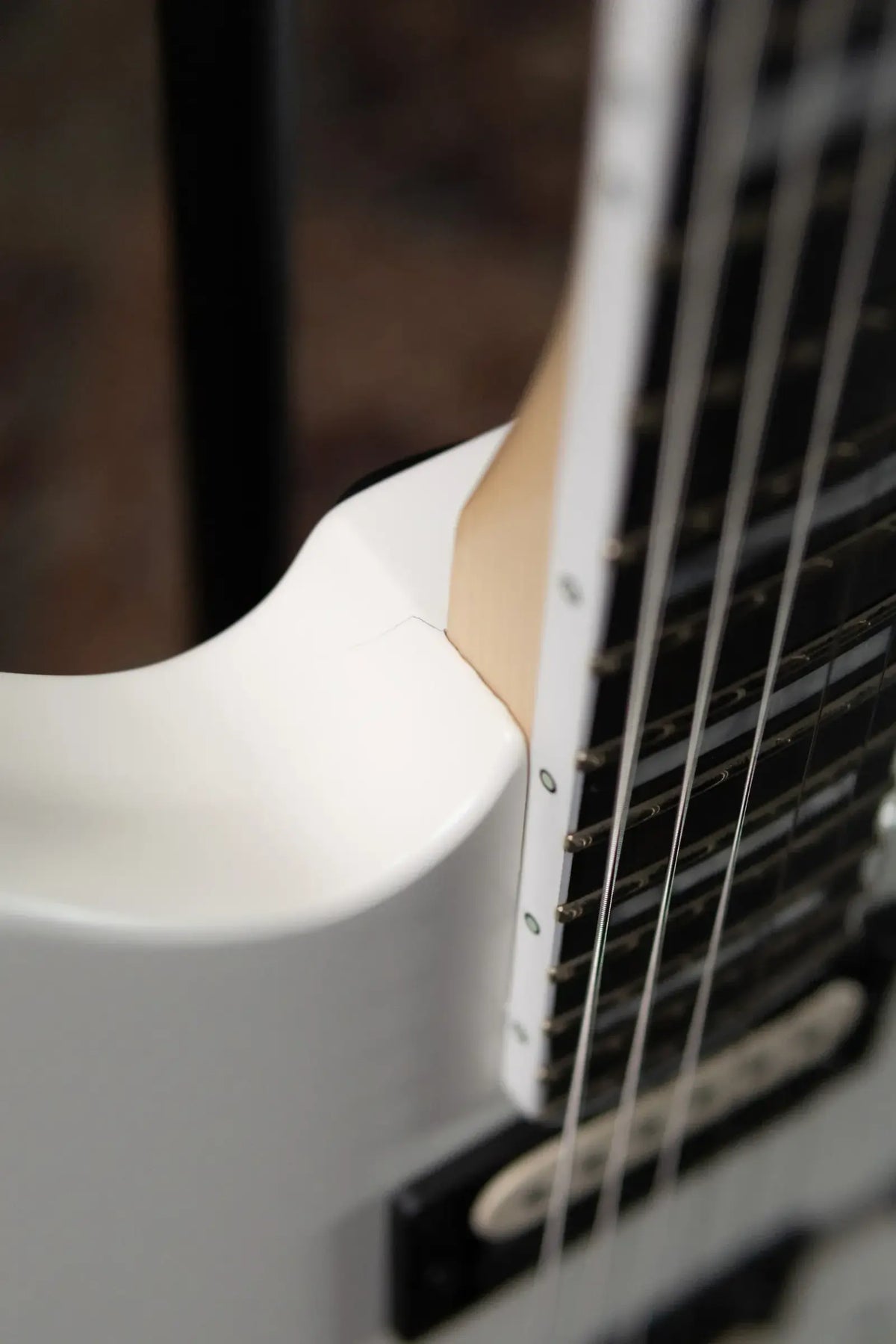 Fender Jazzmaster Jim Root Electric Guitar - Arctic White with Hardcase