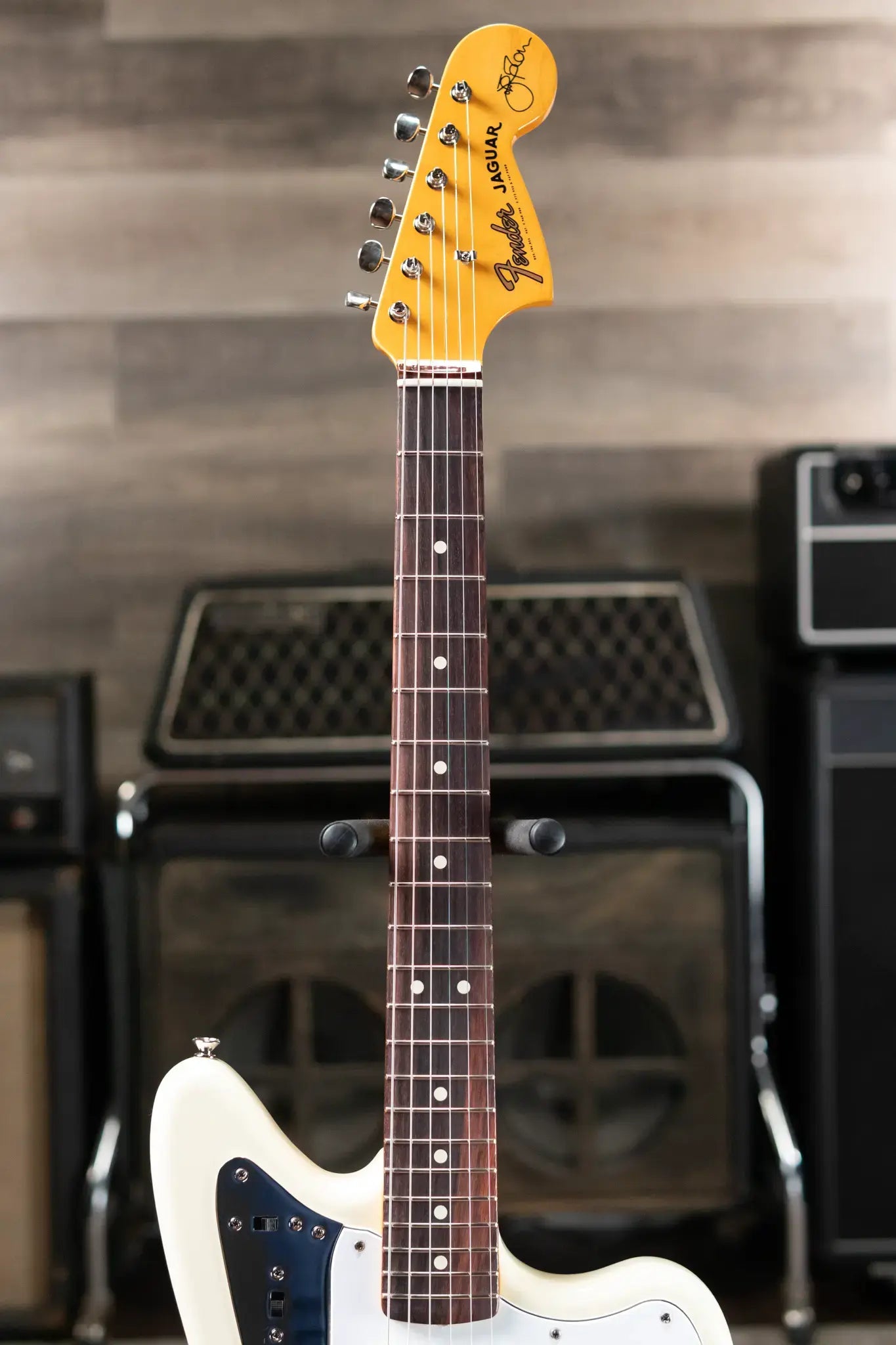 Fender Johnny Marr Jaguar, Rosewood Fingerboard - Olympic White with Hardshell Case