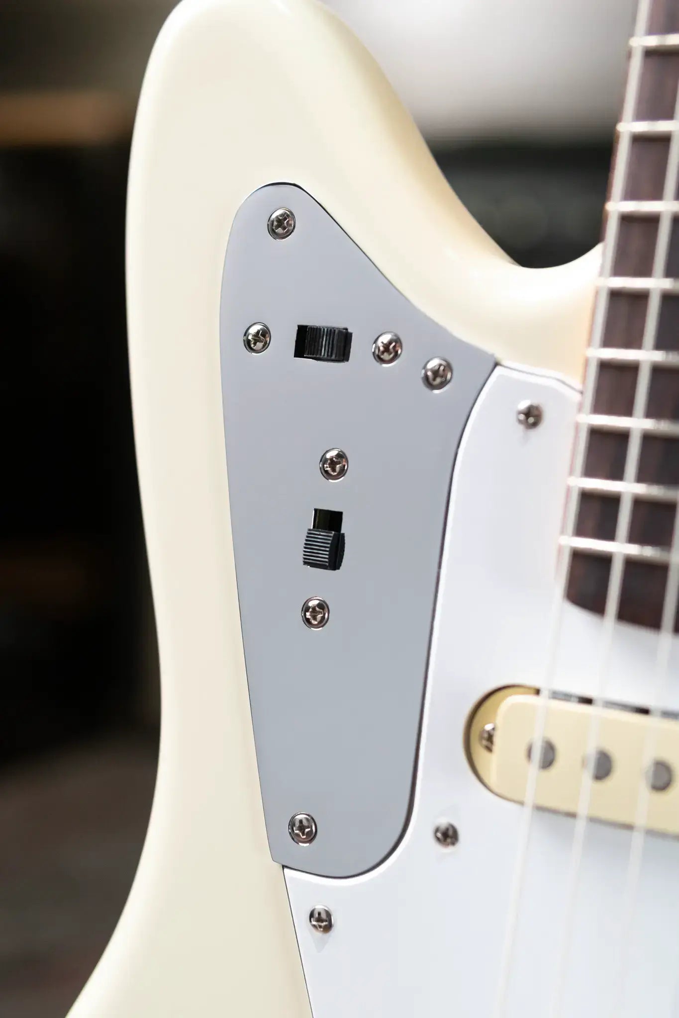 Fender Johnny Marr Jaguar, Rosewood Fingerboard - Olympic White with Hardshell Case