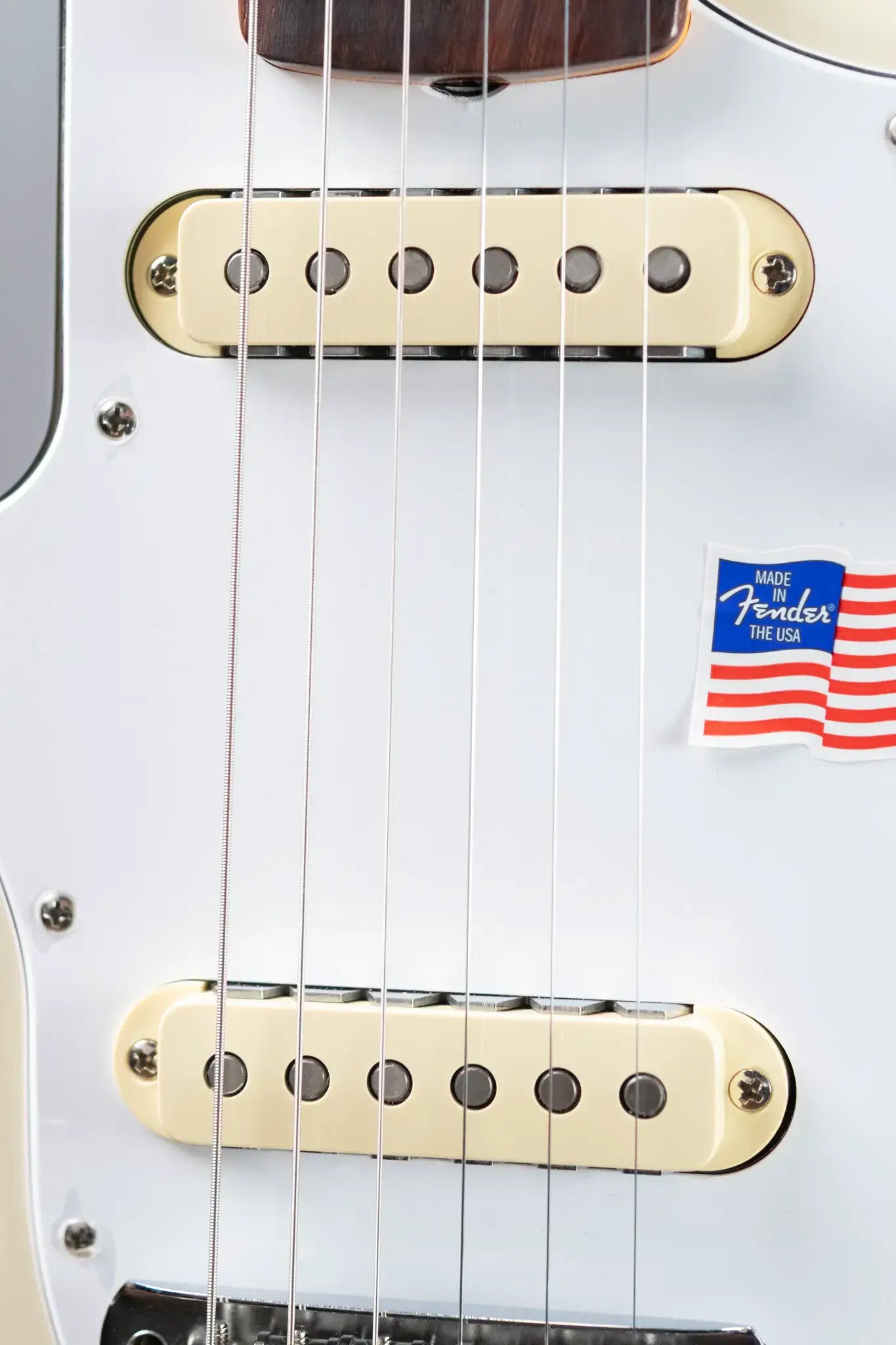 Fender Johnny Marr Jaguar, Rosewood Fingerboard - Olympic White with Hardshell Case