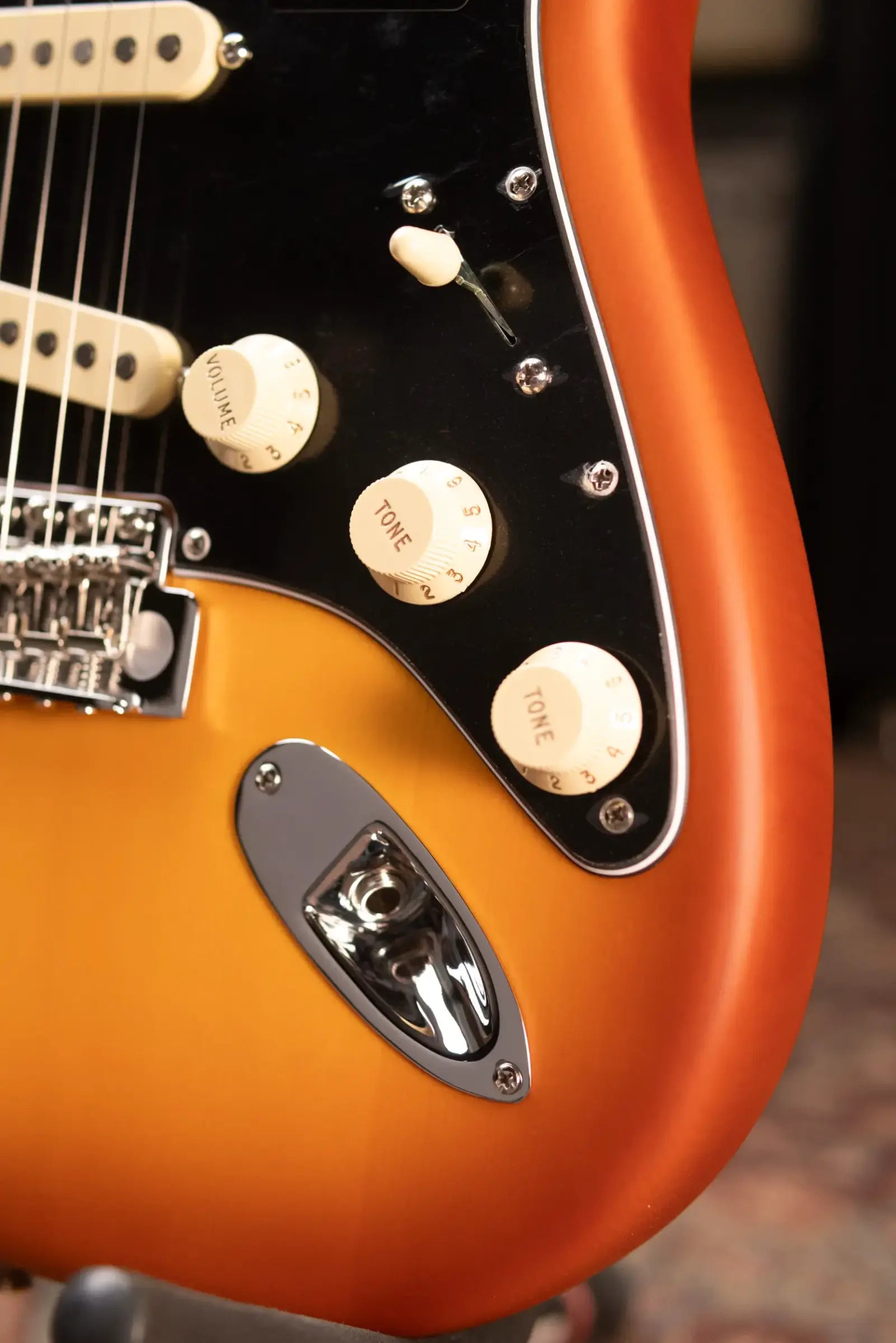Fender Limited Edition American Performer Timber Stratocaster Electric Guitar - Honey Burst with Deluxe Gig Bag