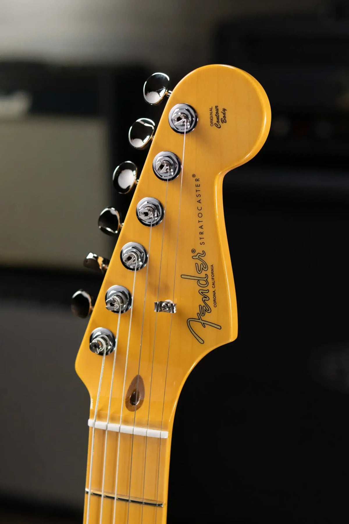Fender Limited Edition American Professional Classic Stratocaster Electric Gutiar Featuring the Silent System - Candy Apple Red with Gig Bag