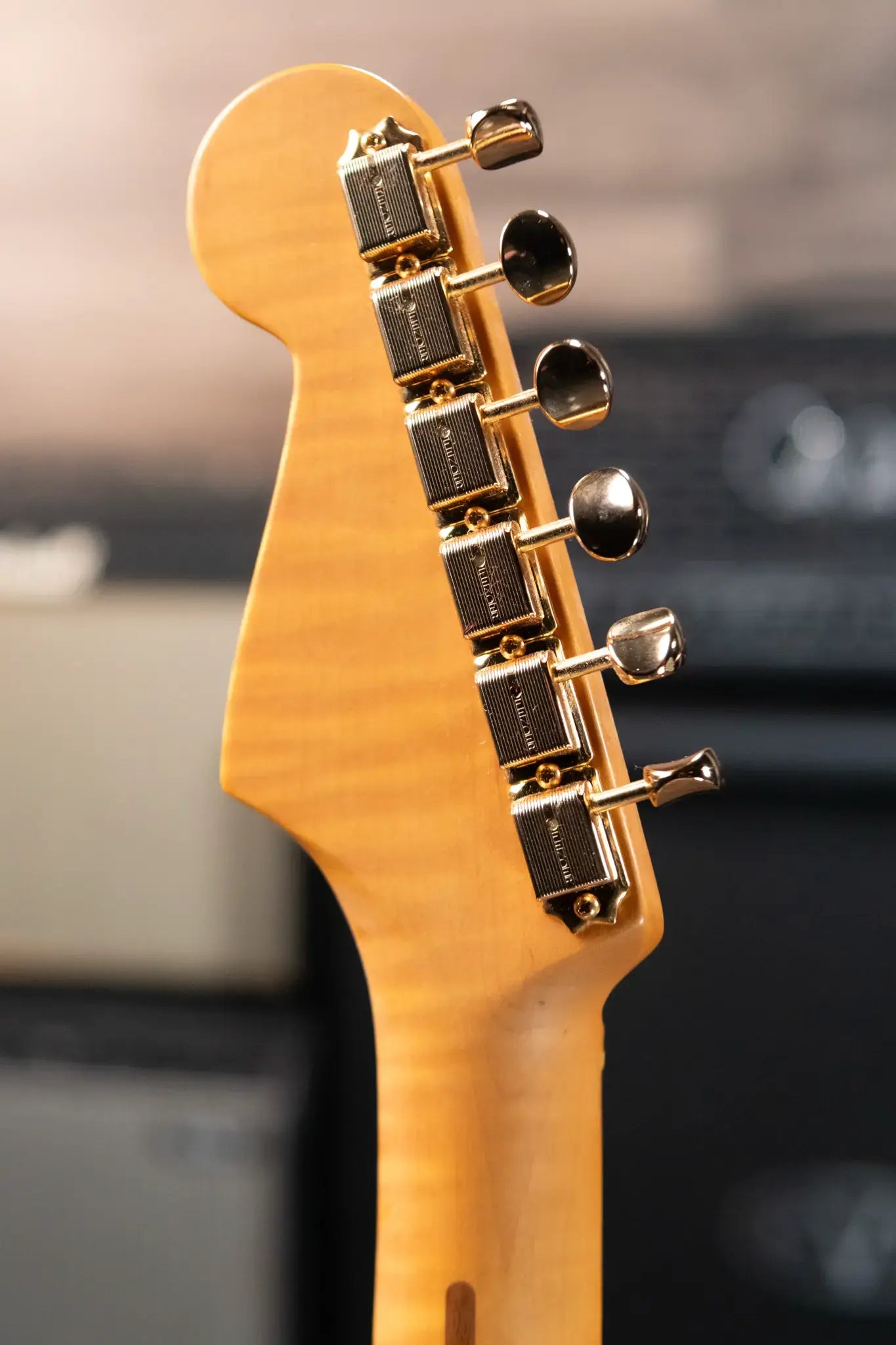 Fender Limited Edition American Vintage II 1957 Stratocaster Electric Guitar - White Blonde with Hardshell Case