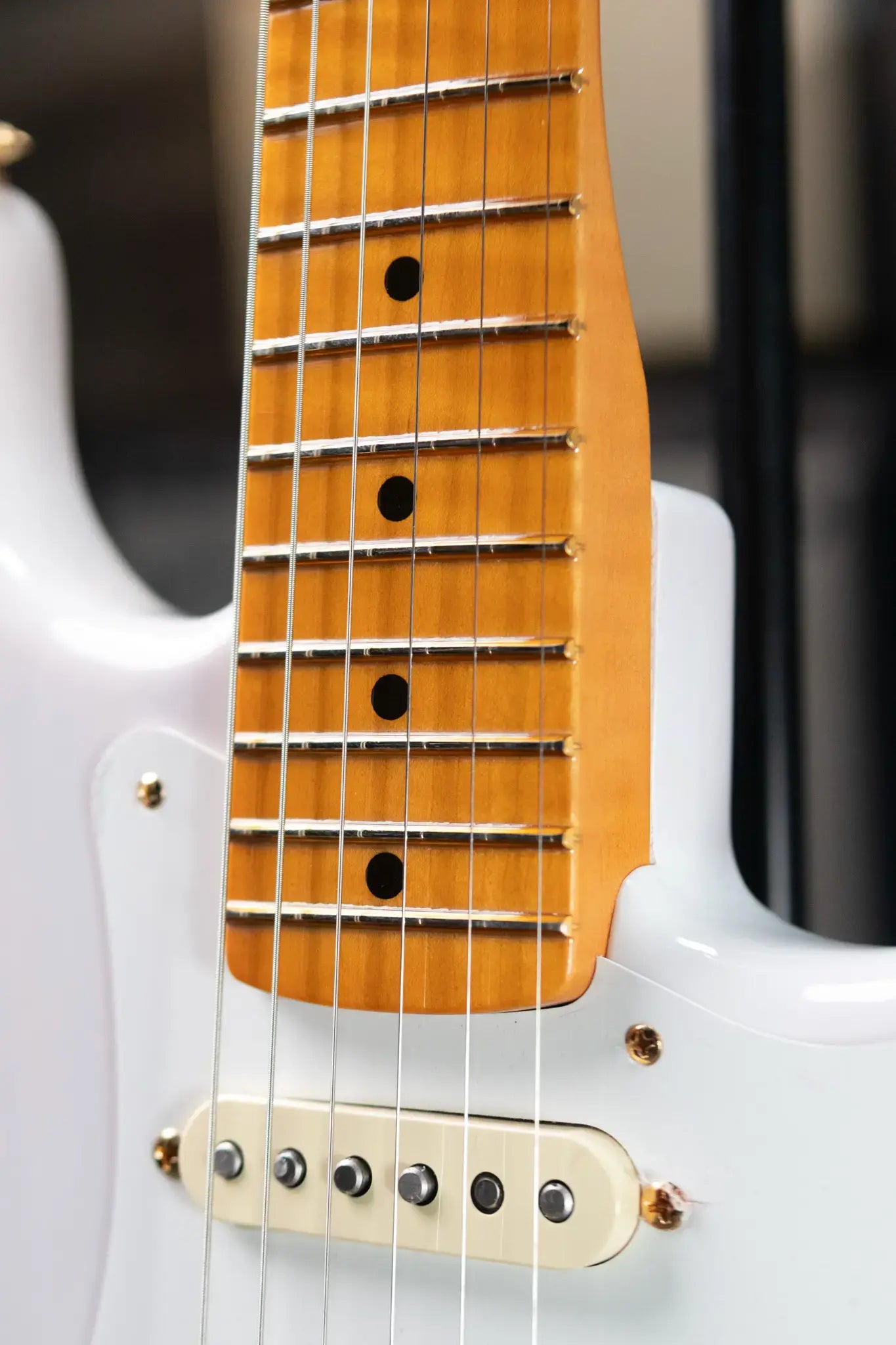 Fender Limited Edition American Vintage II 1957 Stratocaster Electric Guitar - White Blonde with Hardshell Case