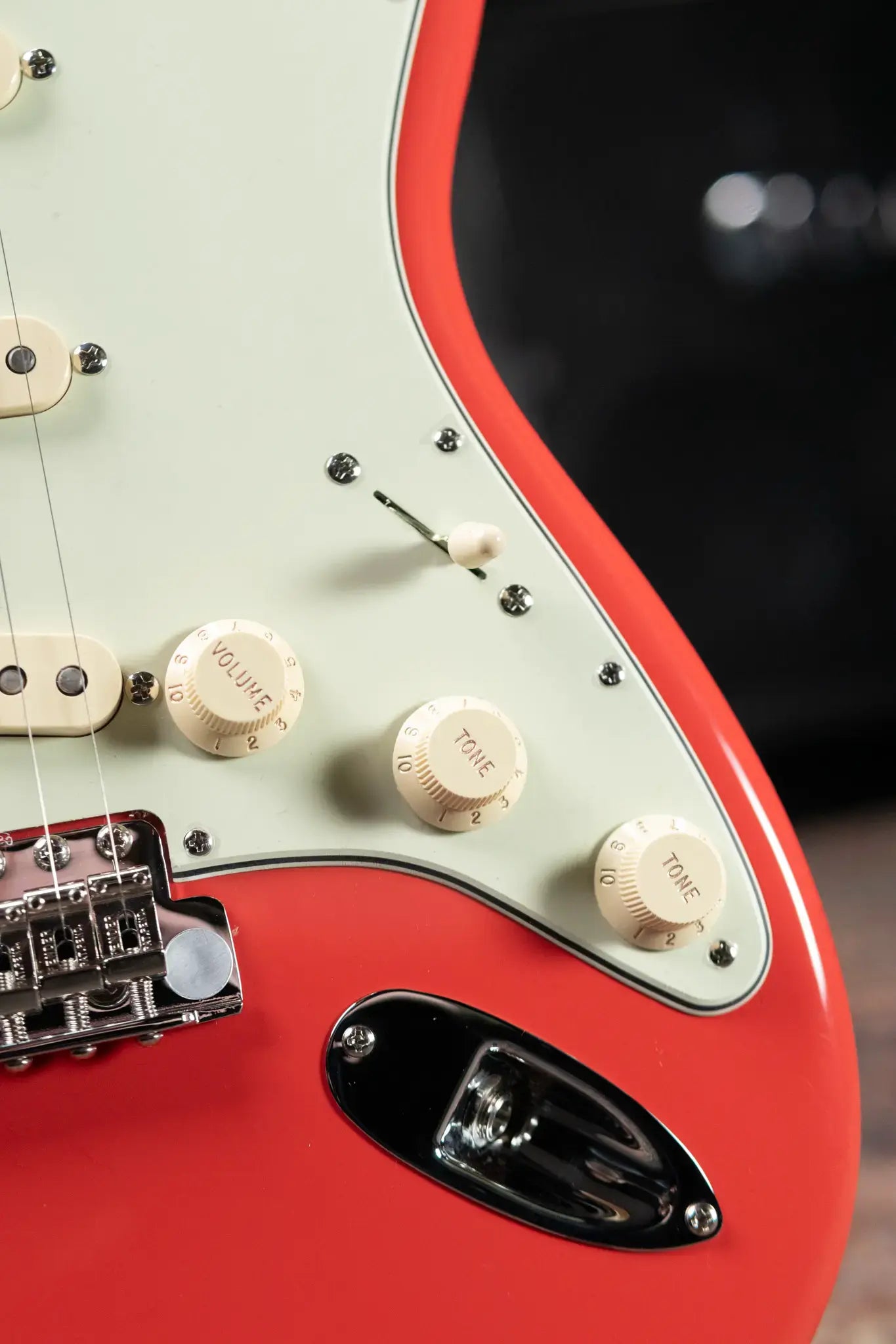Fender Limited Edition American Vintage II '61 Stratocaster Electric Guitar - Fiesta Red with Hardshell Case