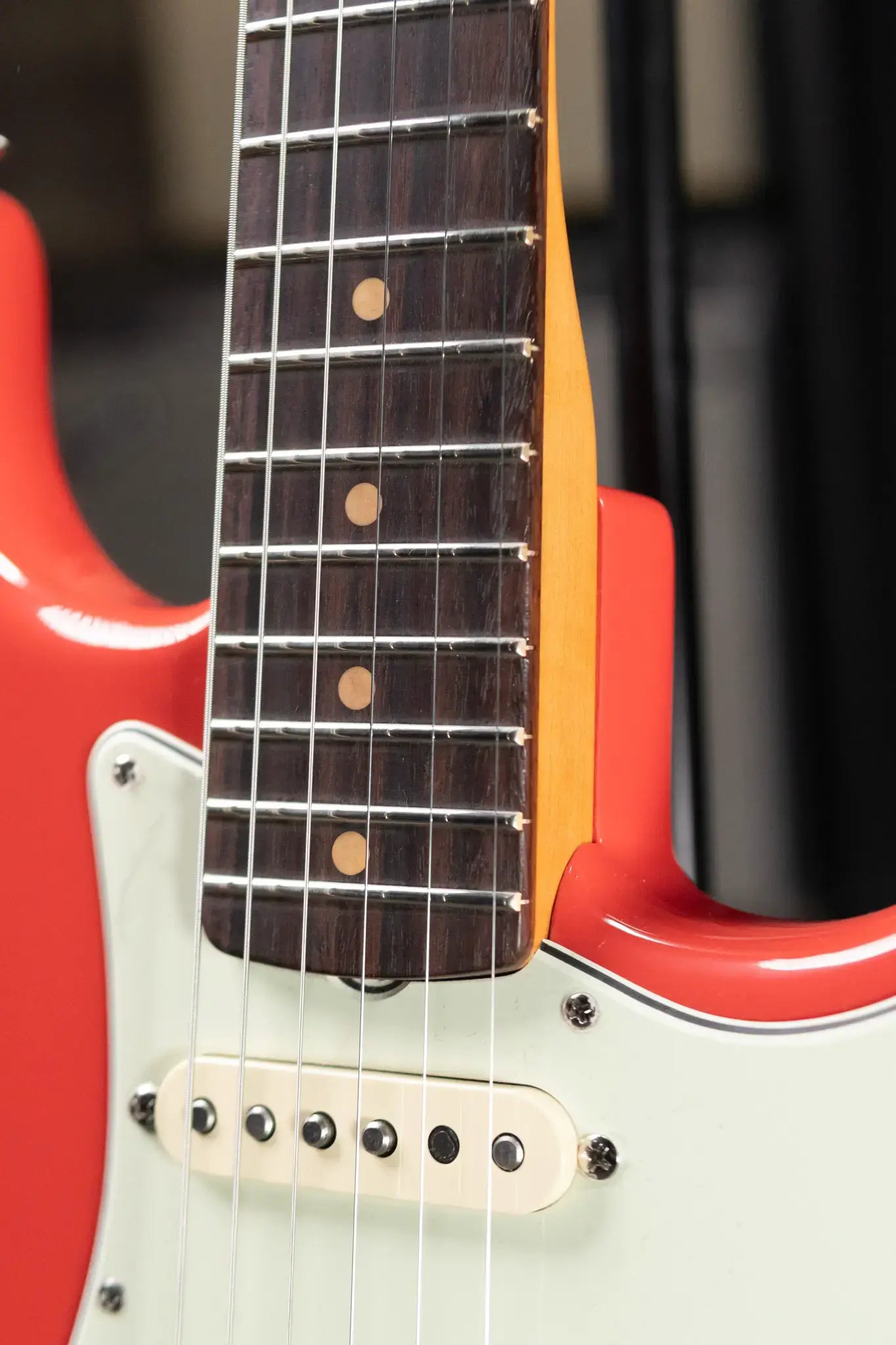 Fender Limited Edition American Vintage II '61 Stratocaster Electric Guitar, Rosewood Fingerboard - Fiesta Red with Hardshell Case