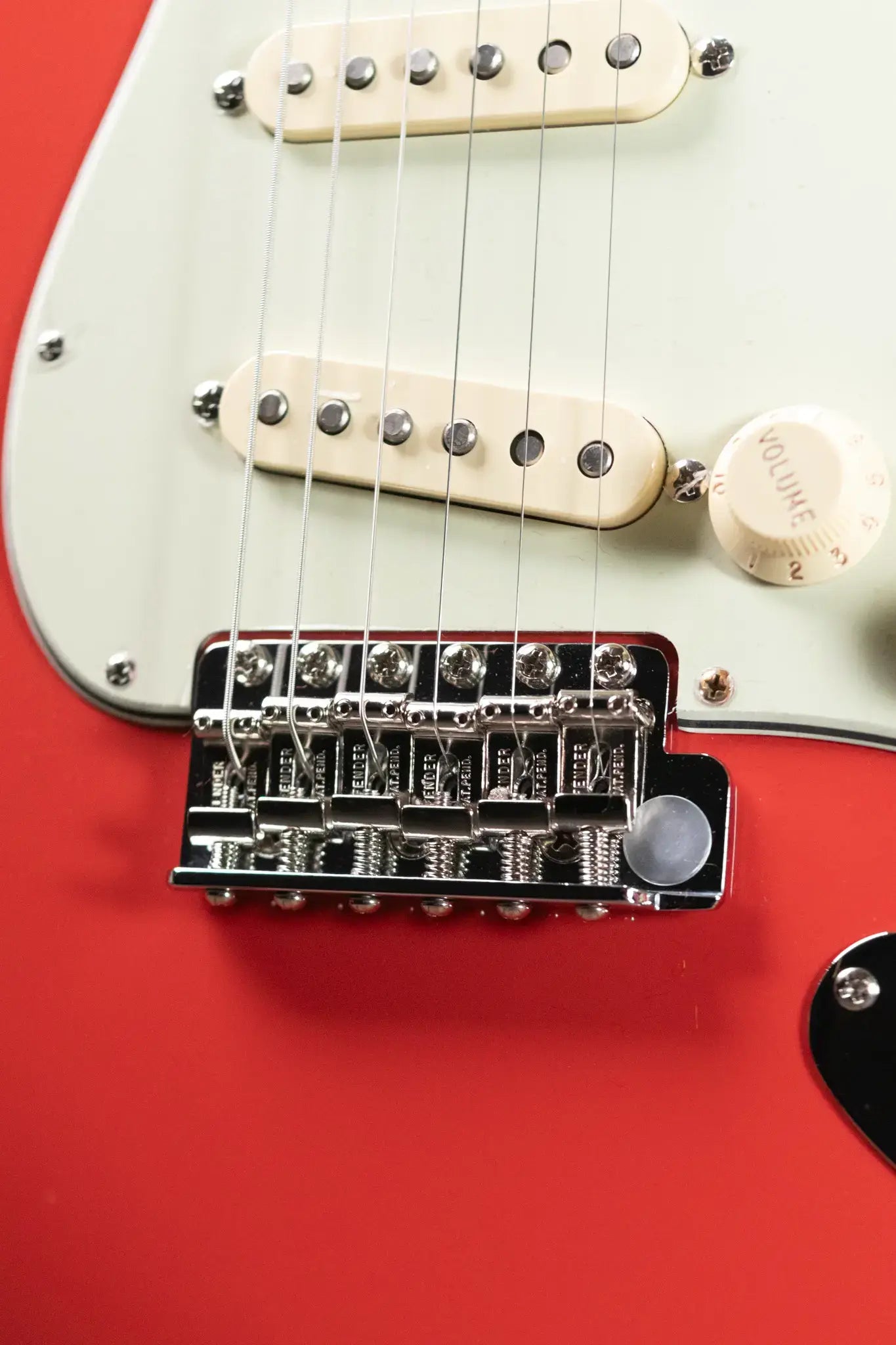 Fender Limited Edition American Vintage II '61 Stratocaster Electric Guitar, Rosewood Fingerboard - Fiesta Red with Hardshell Case