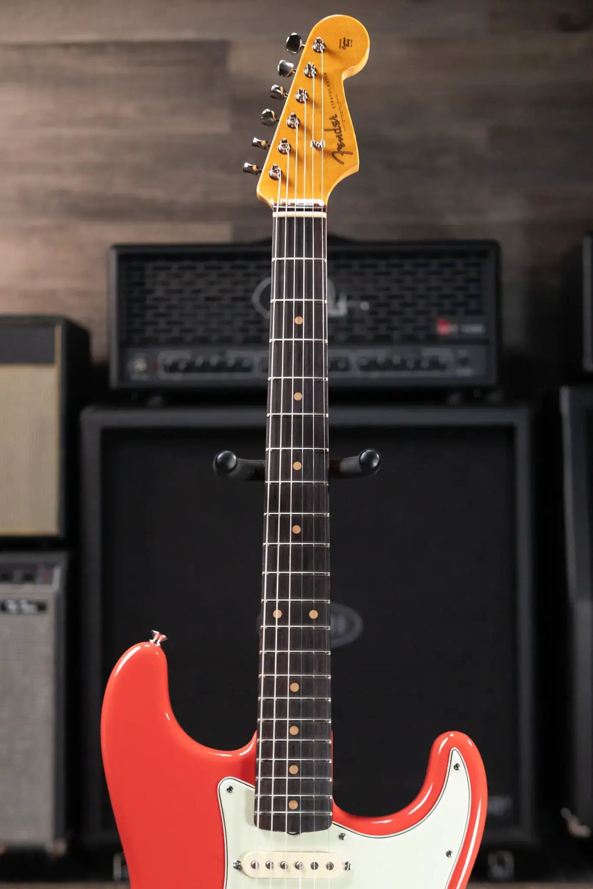 Fender Limited Edition American Vintage II '61 Stratocaster Electric Guitar, Rosewood Fingerboard - Fiesta Red with Hardshell Case